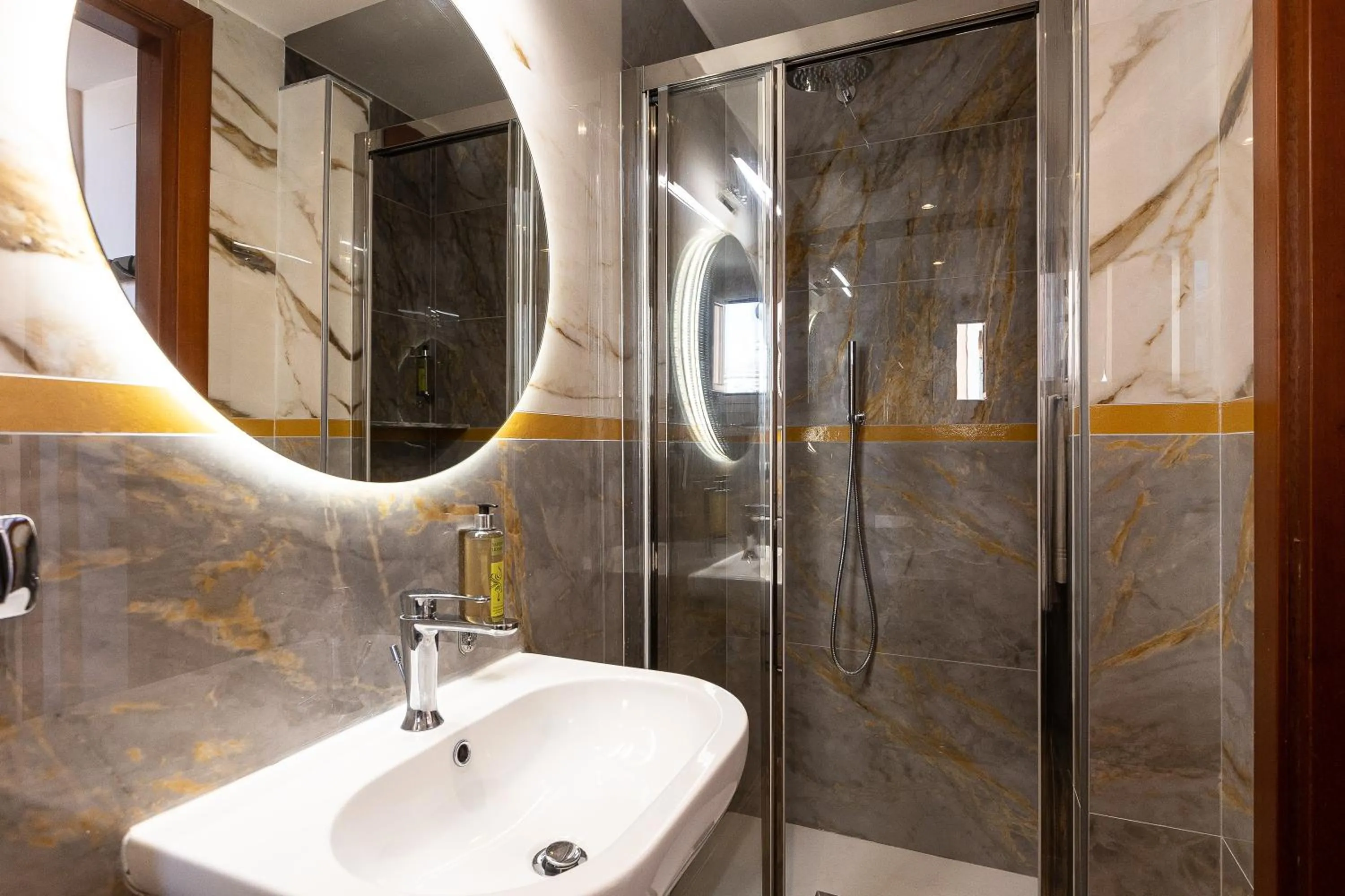 Bathroom in Rome To Stay