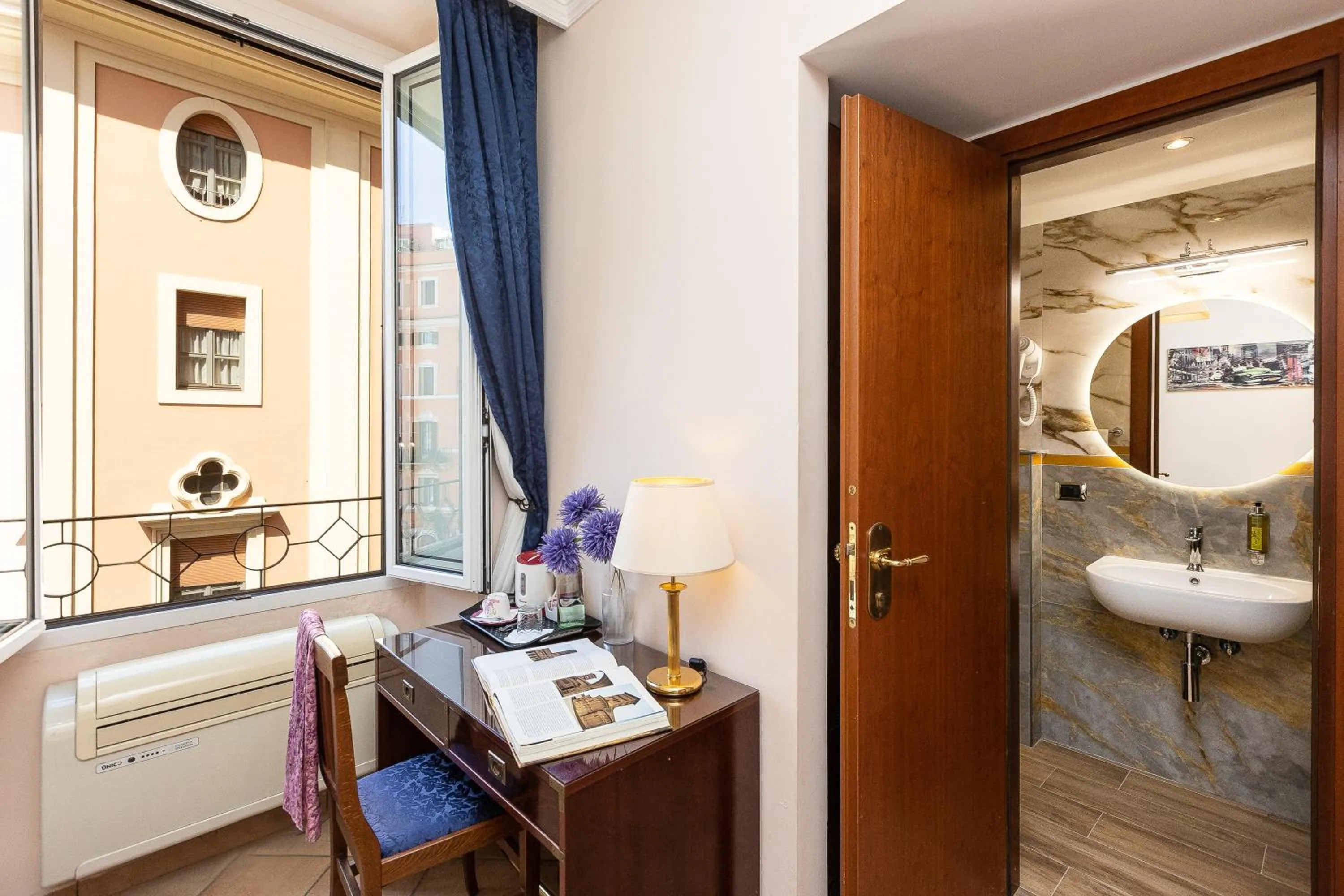 Bathroom in Rome To Stay