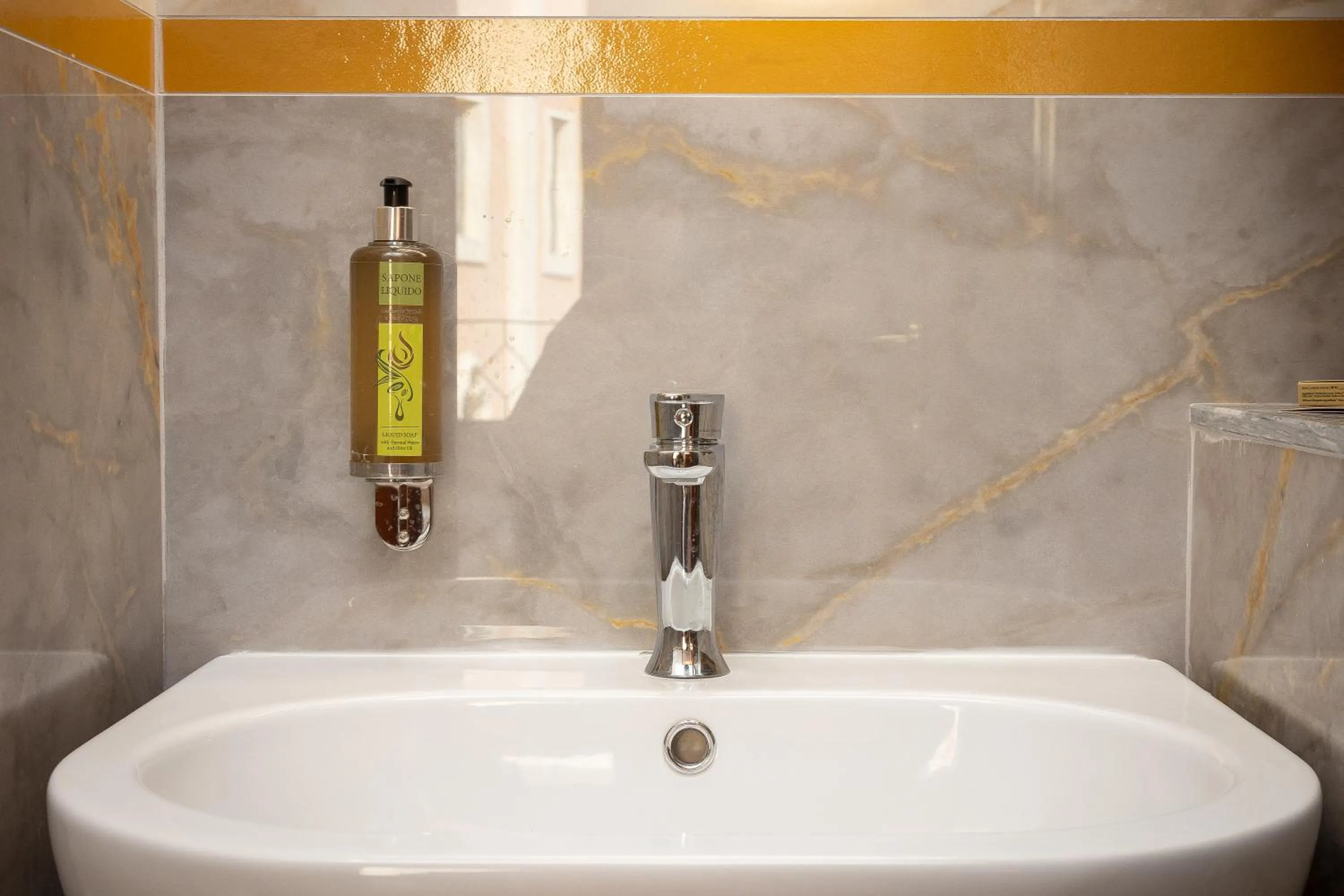 Bathroom in Rome To Stay