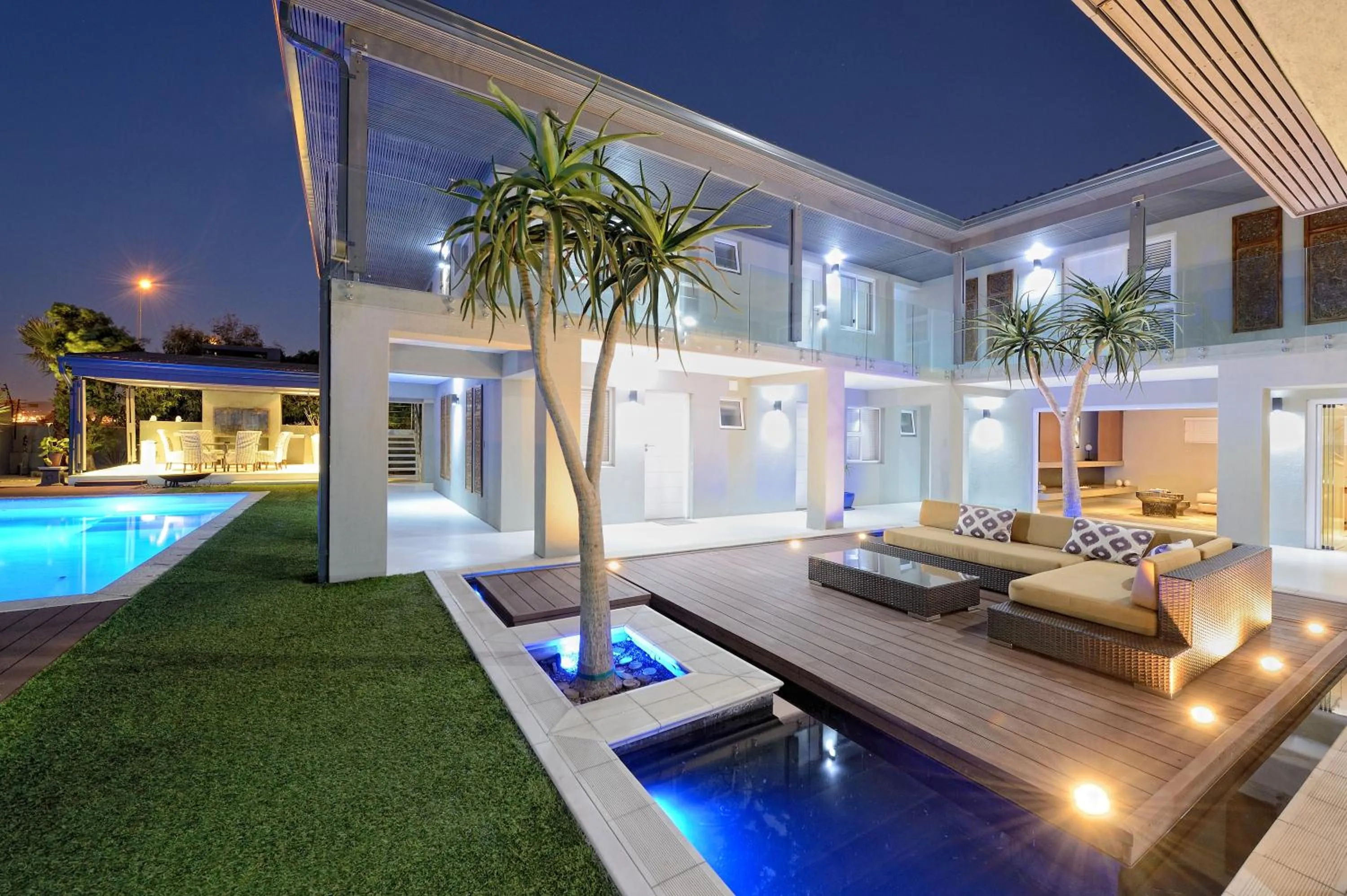 Patio in Grand Blue D