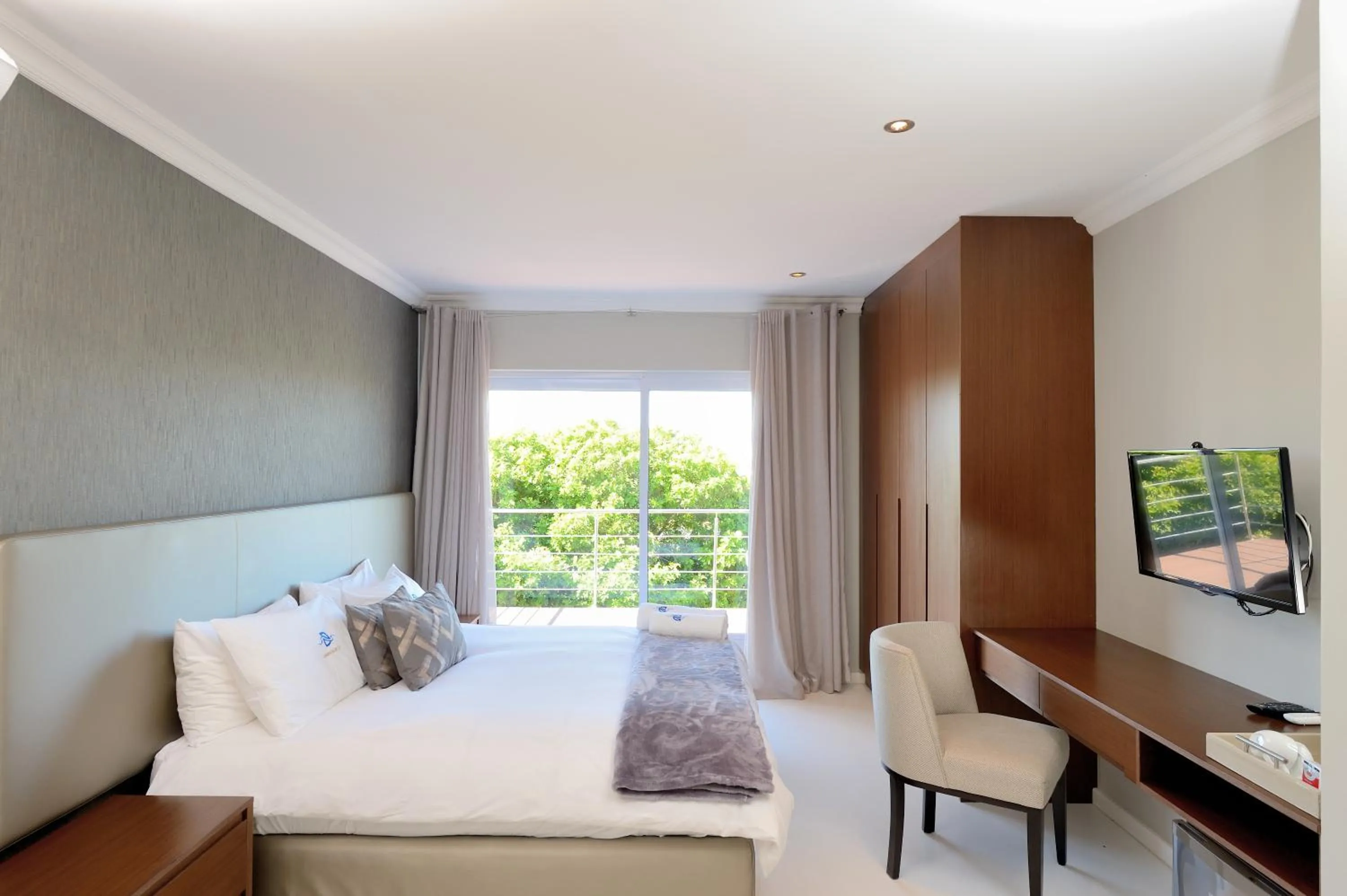 Balcony/Terrace, Bed in Grand Blue D