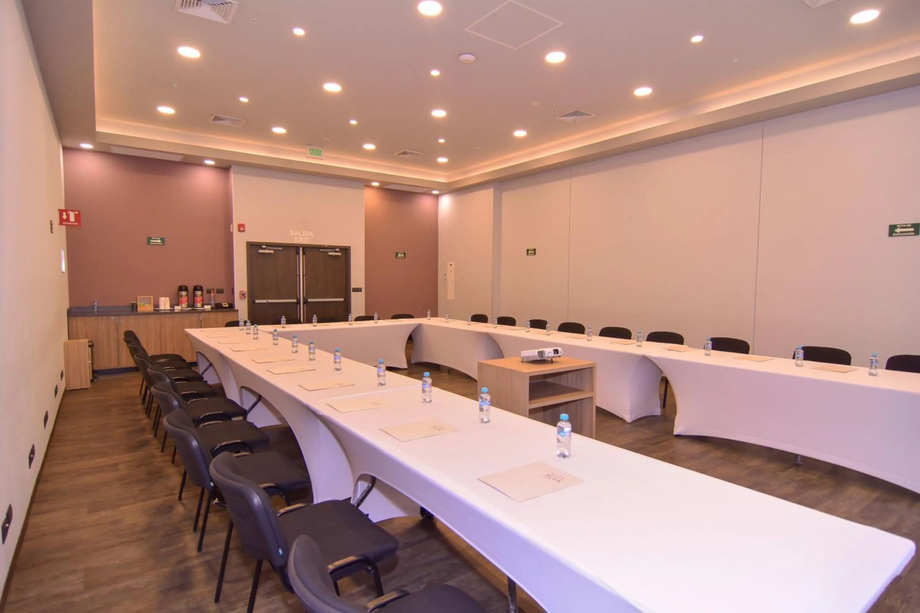 Meeting/conference room in City Express Plus by Marriott Medellín Colombia