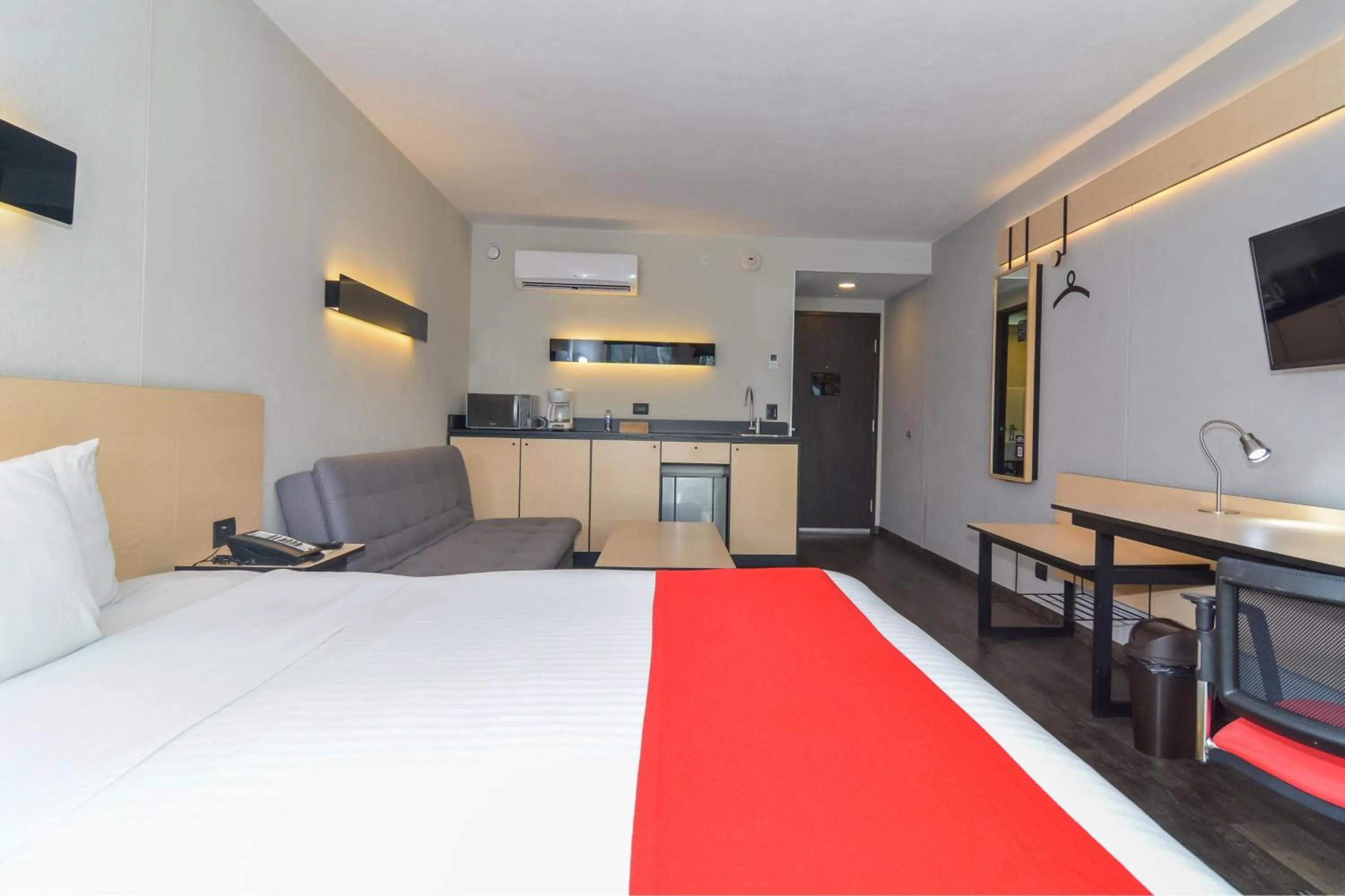 Bedroom, Bed in City Express Plus by Marriott Medellín Colombia
