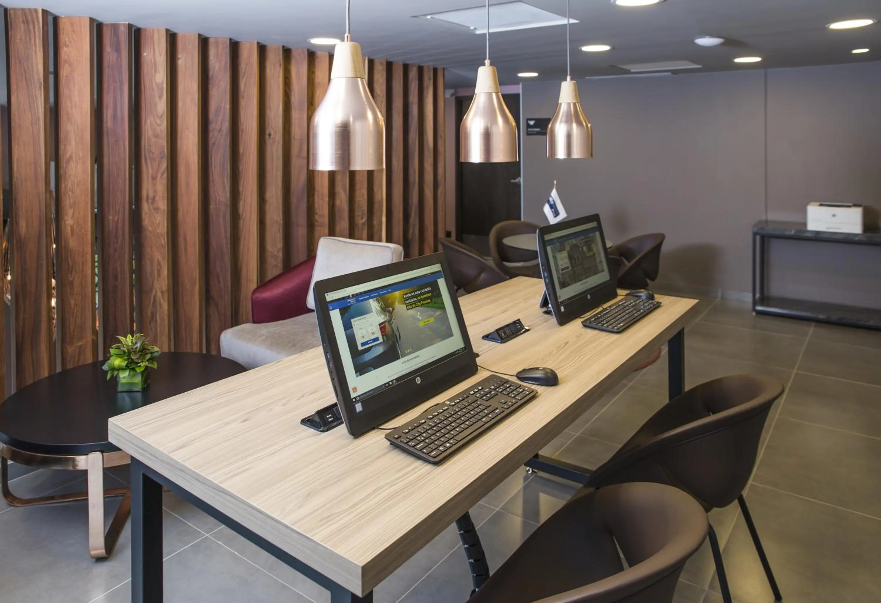 Business facilities in City Express Plus by Marriott Medellín Colombia