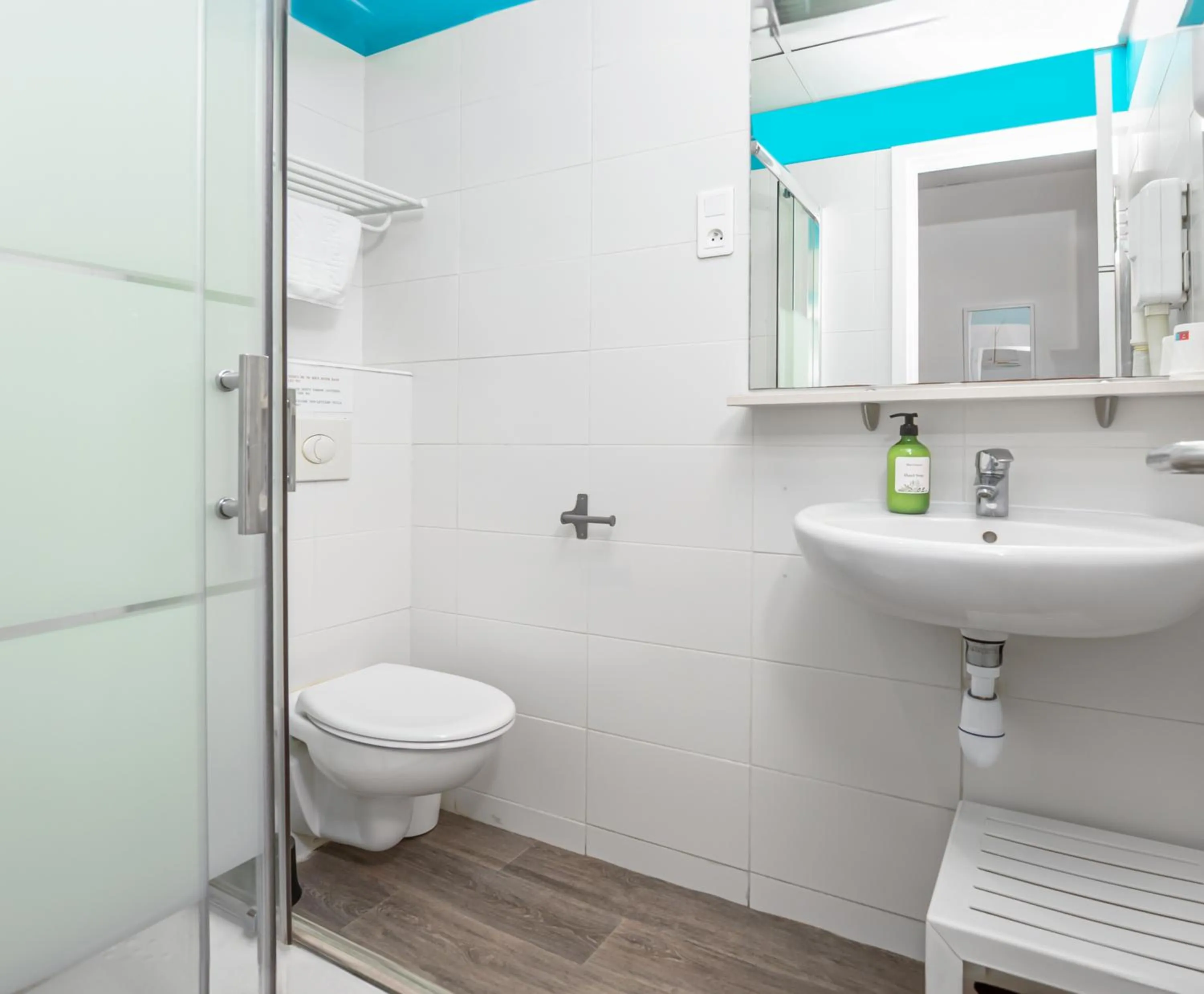 Bathroom in Hotel Parisien