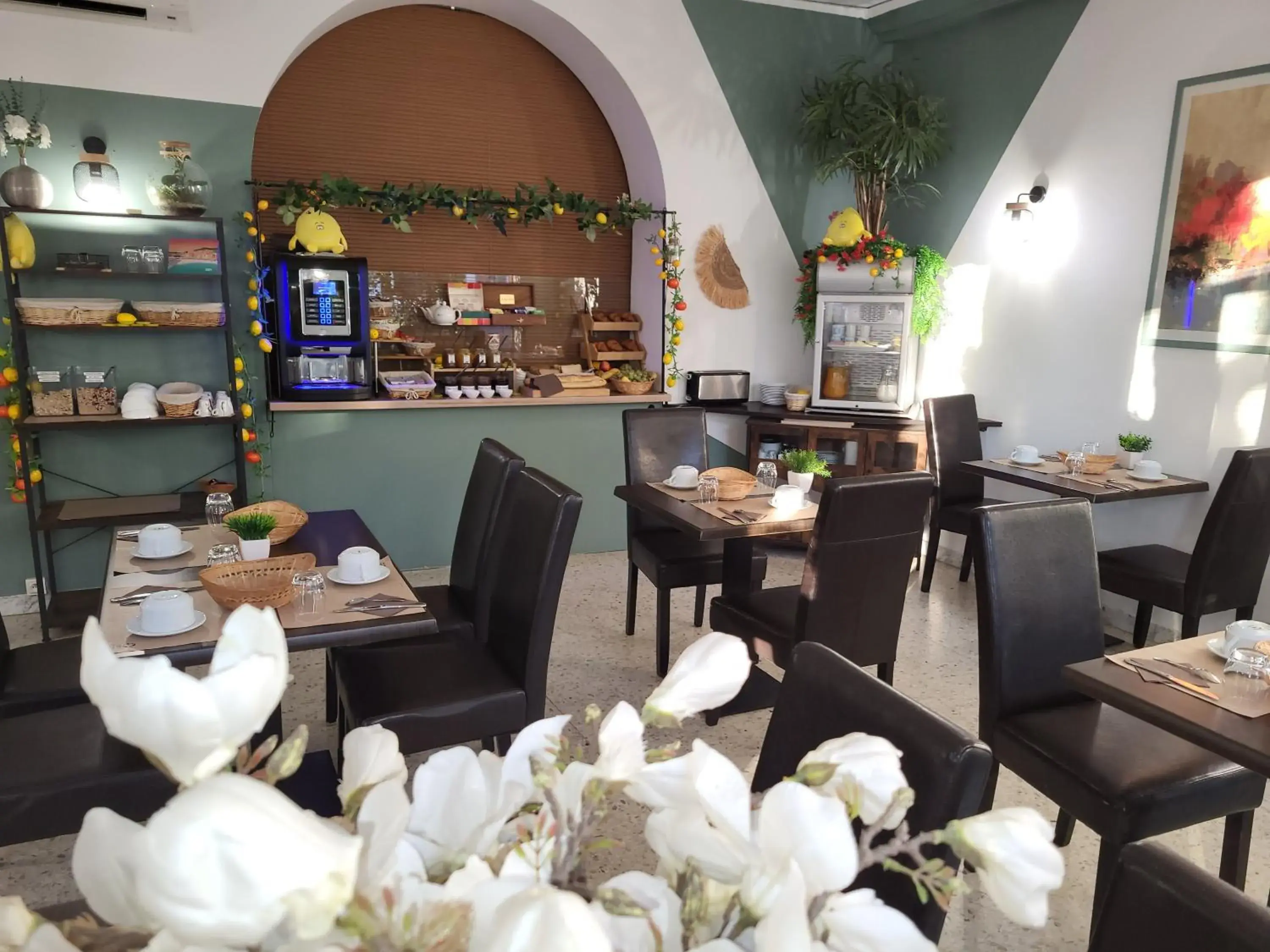 Breakfast in Hotel Parisien Breakfast in Hotel Parisien