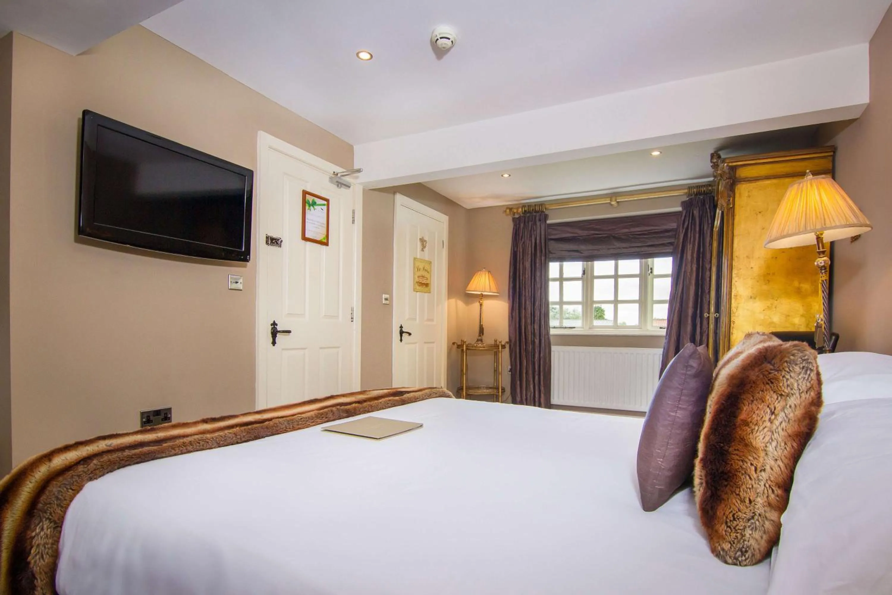 Bed in Black Horse Inn