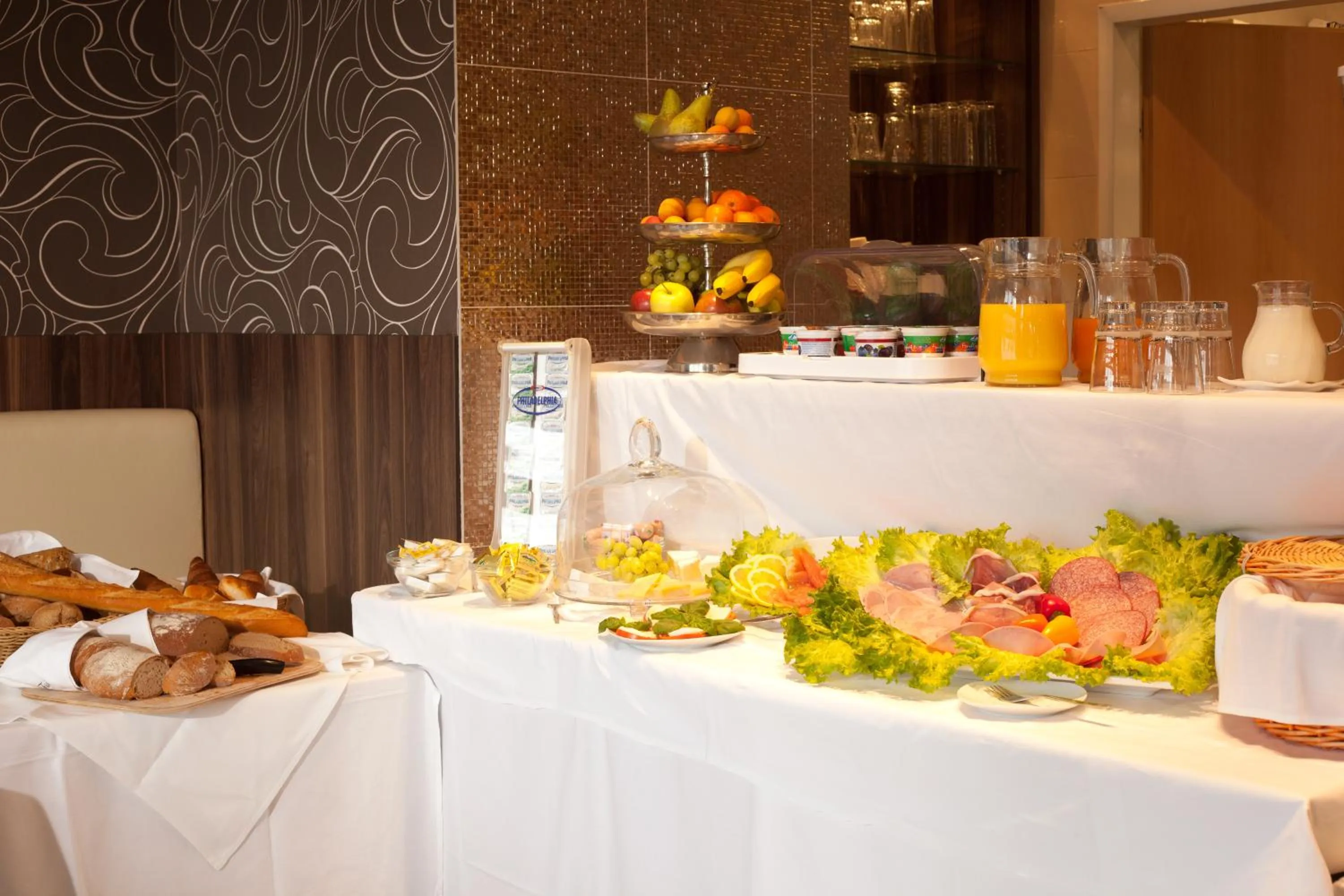 Buffet breakfast in Arena an der Friedberger Warte