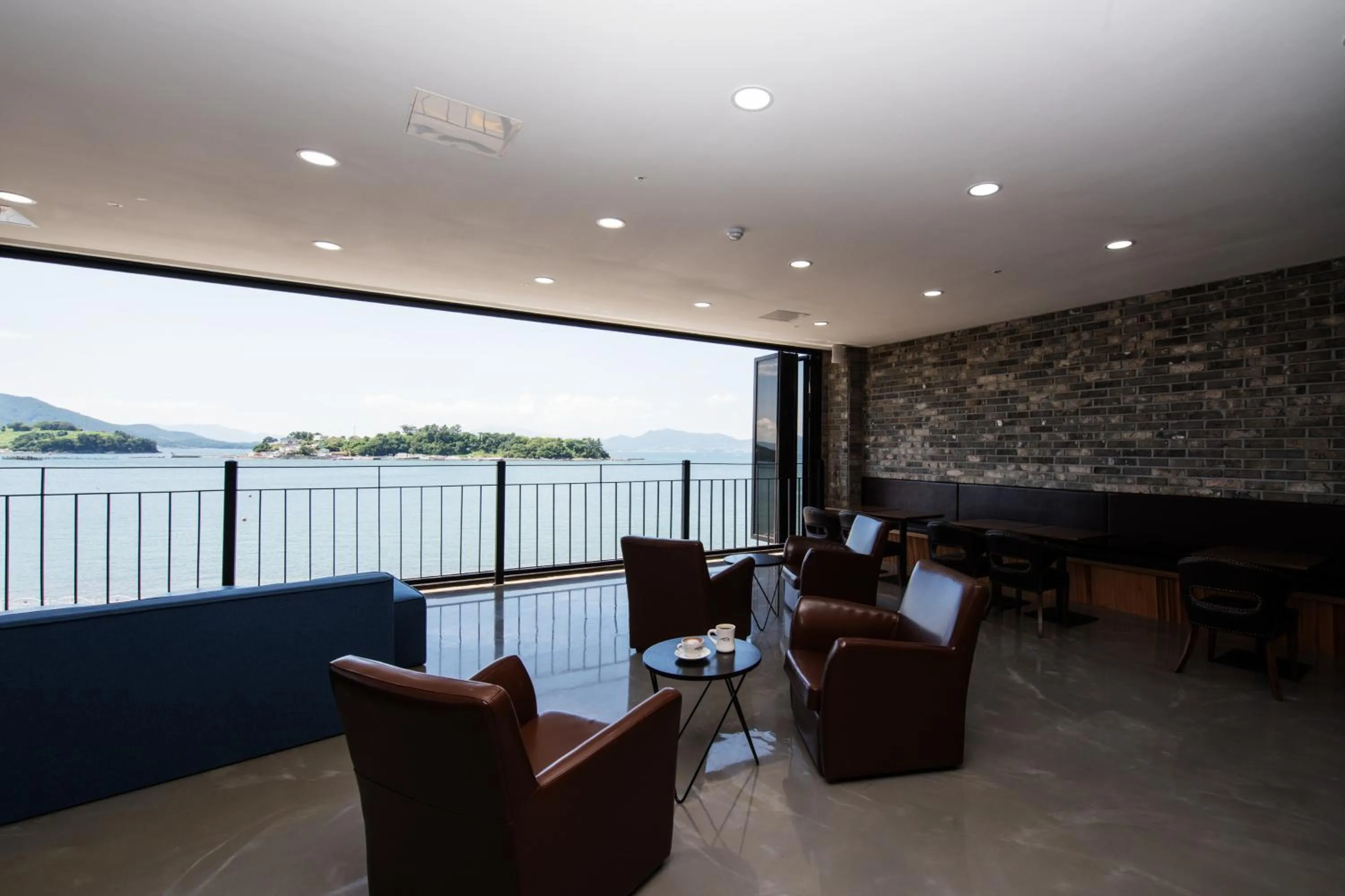 Food and drinks in Arte Resort Spa & Pool Villa