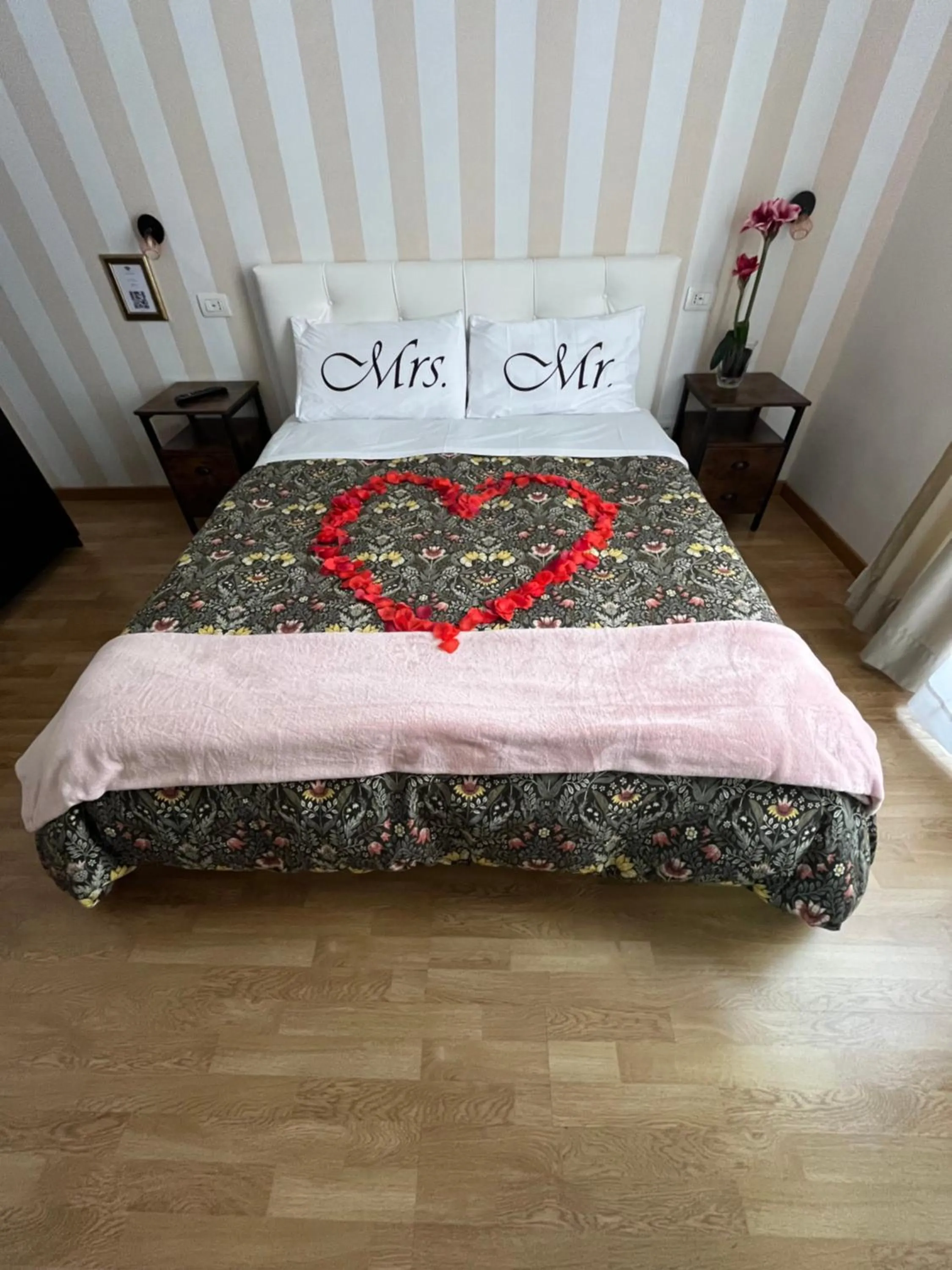 wedding, Bed in Monti49 GuestHouse