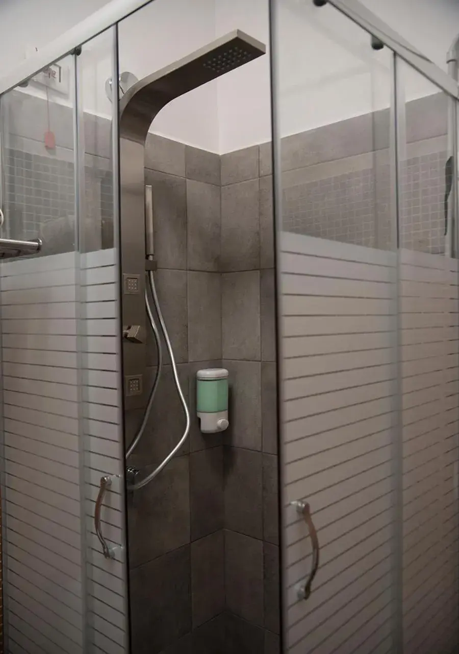 Shower in Monti49 GuestHouse Shower in Monti49 GuestHouse