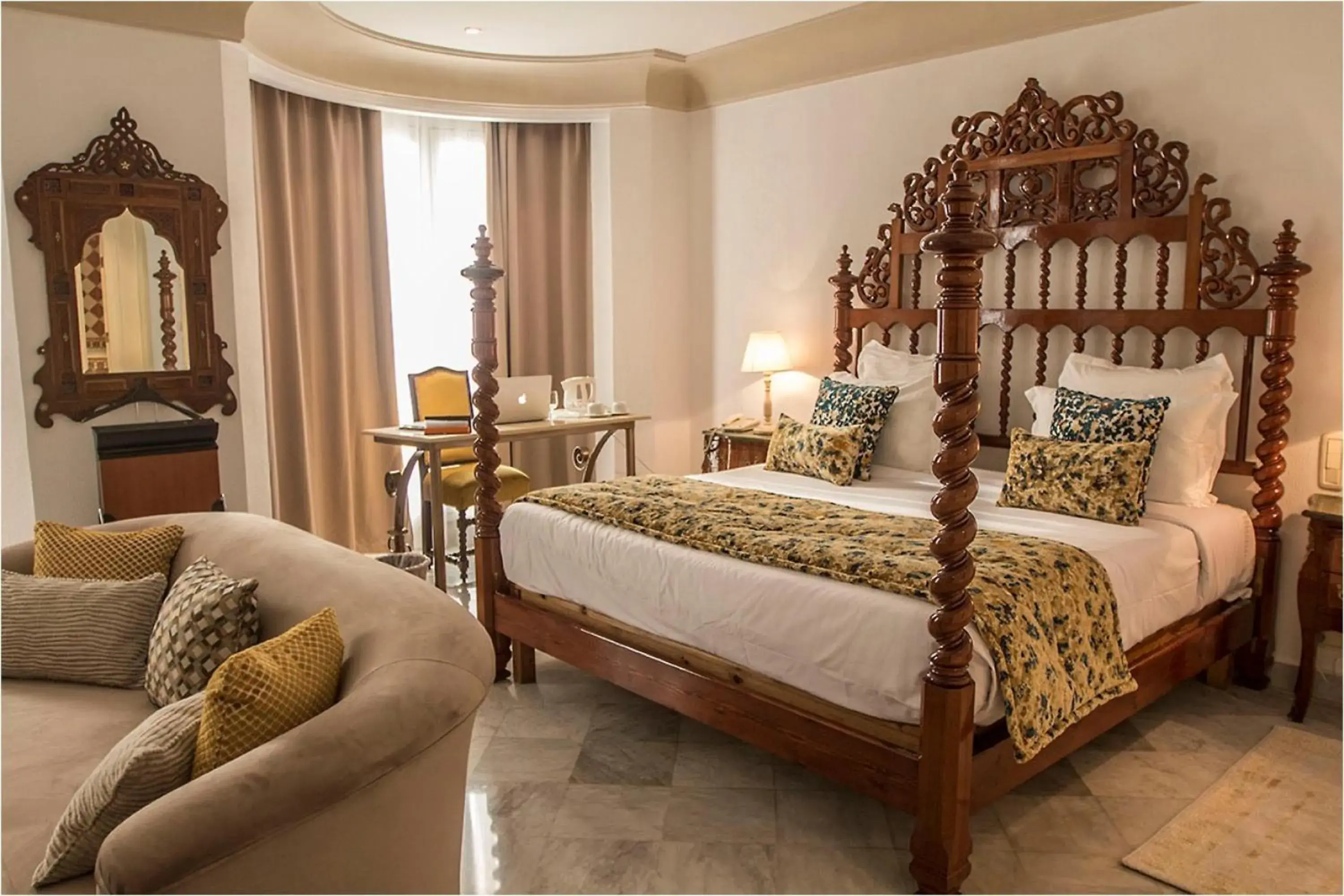 Bed in Hôtel La Maison Blanche Bed in Hôtel La Maison Blanche