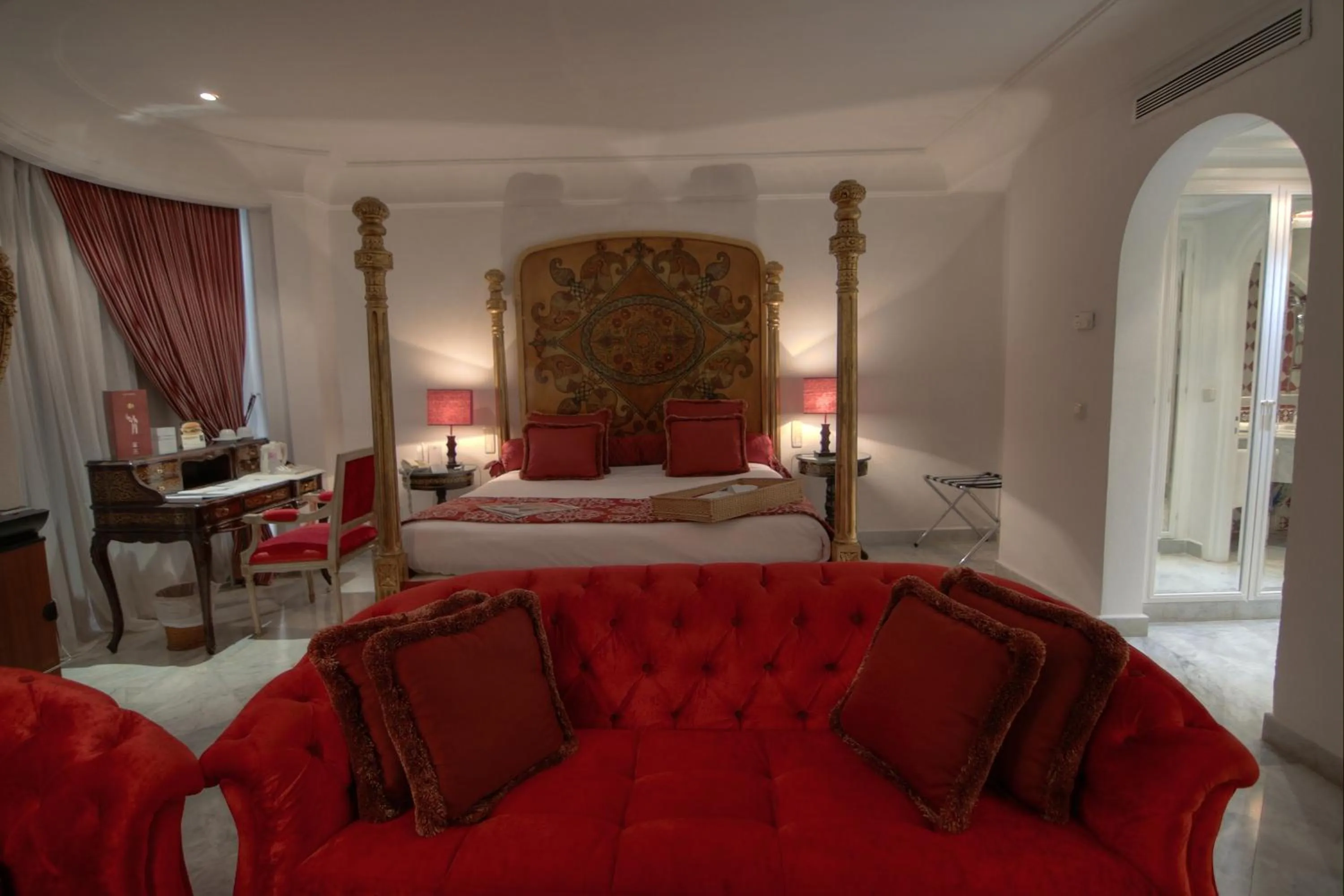 Bed in Hôtel La Maison Blanche