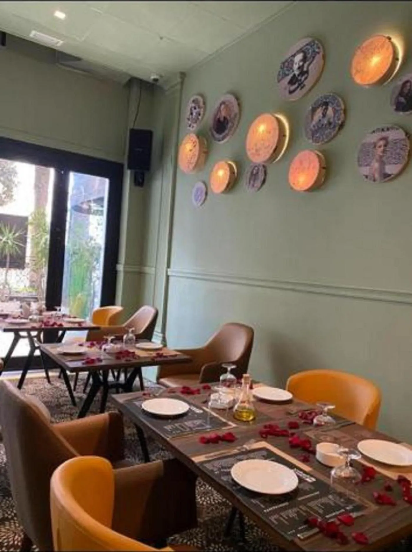 Restaurant/places to eat in Hôtel La Maison Blanche