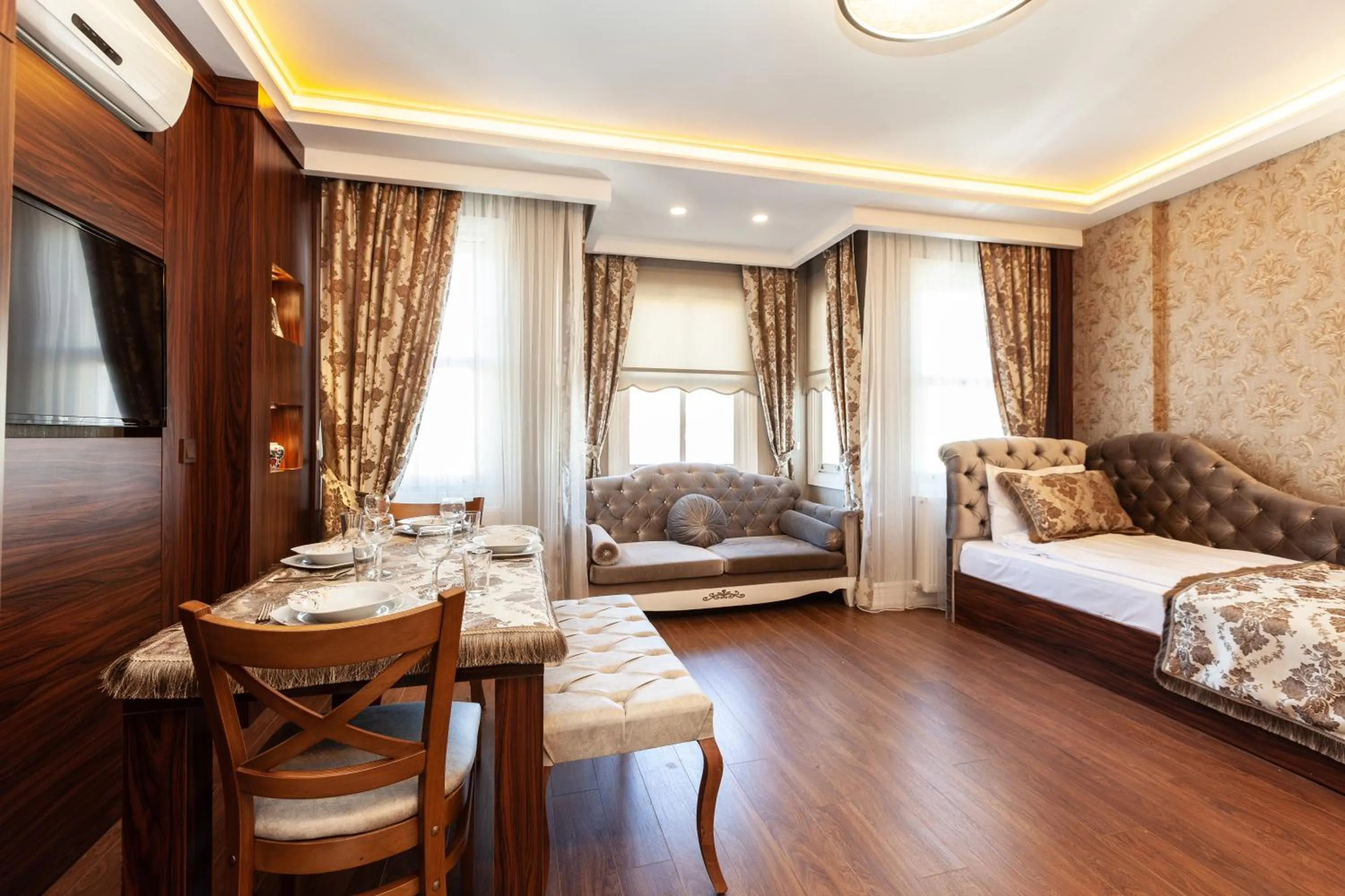 Living room, Bed in Rose Mansion by Otantik Suites