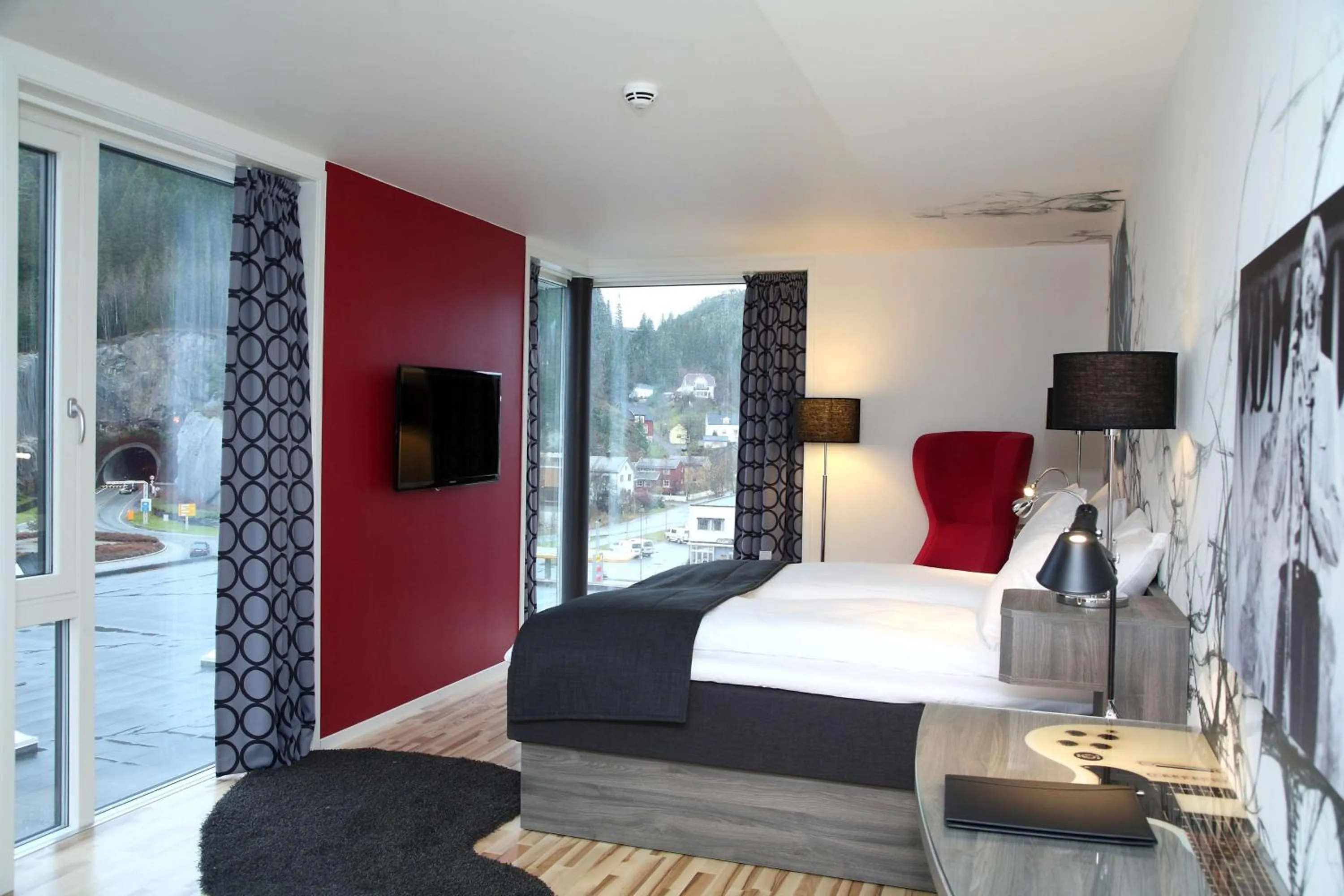 Photo of the whole room, Bed in Scandic Rock City