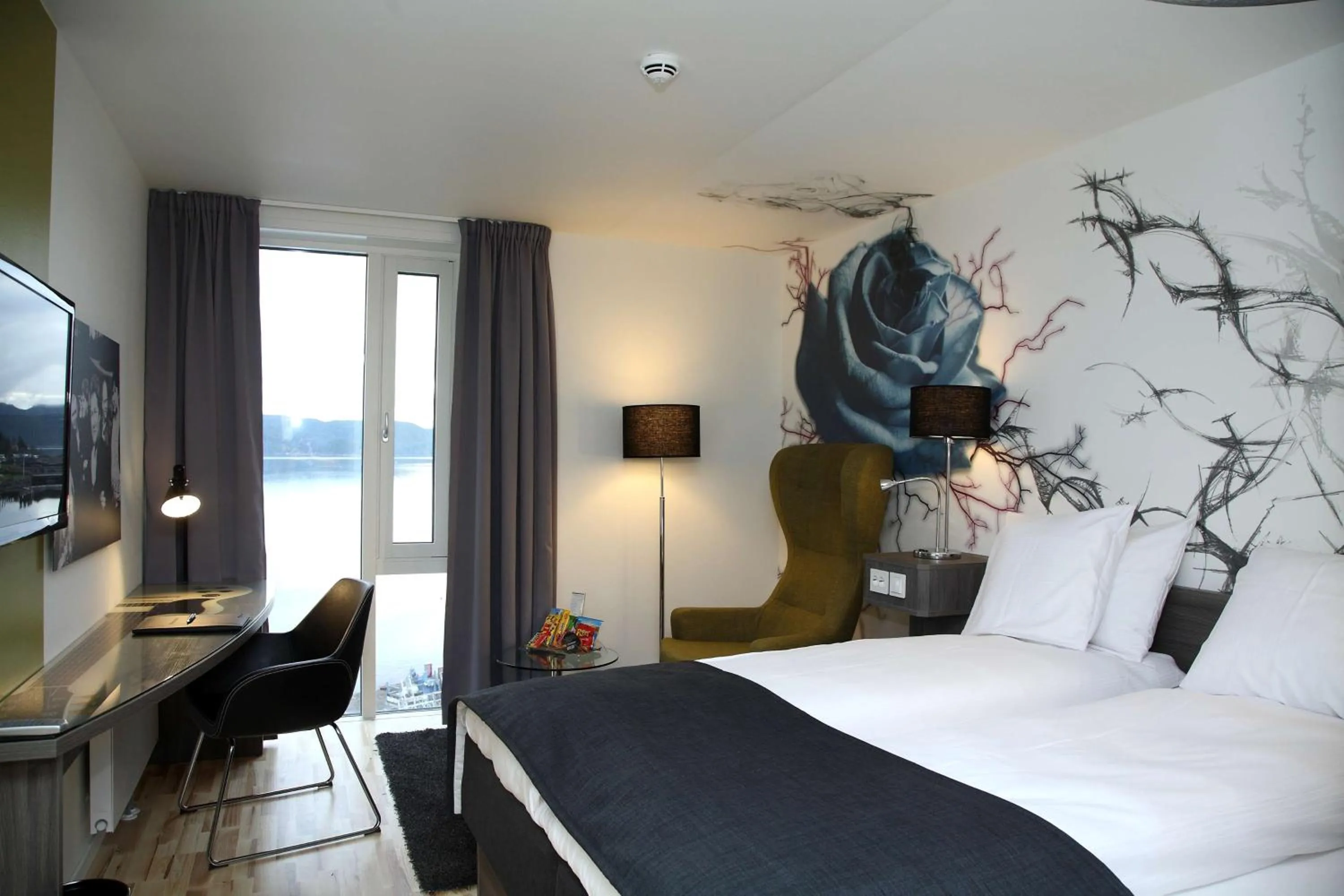 Photo of the whole room, Bed in Scandic Rock City