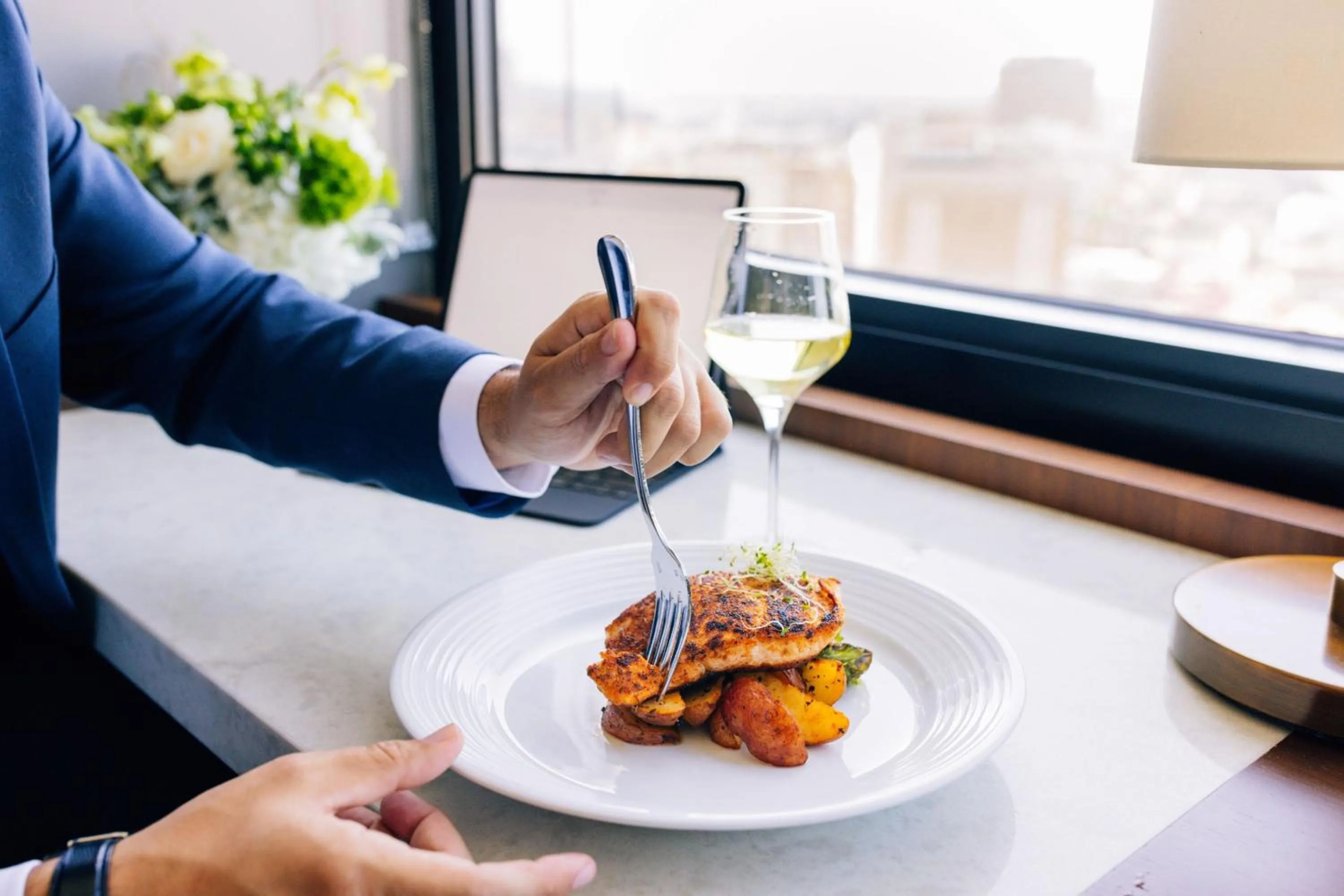 Photo of the whole room in JW Marriott New Orleans