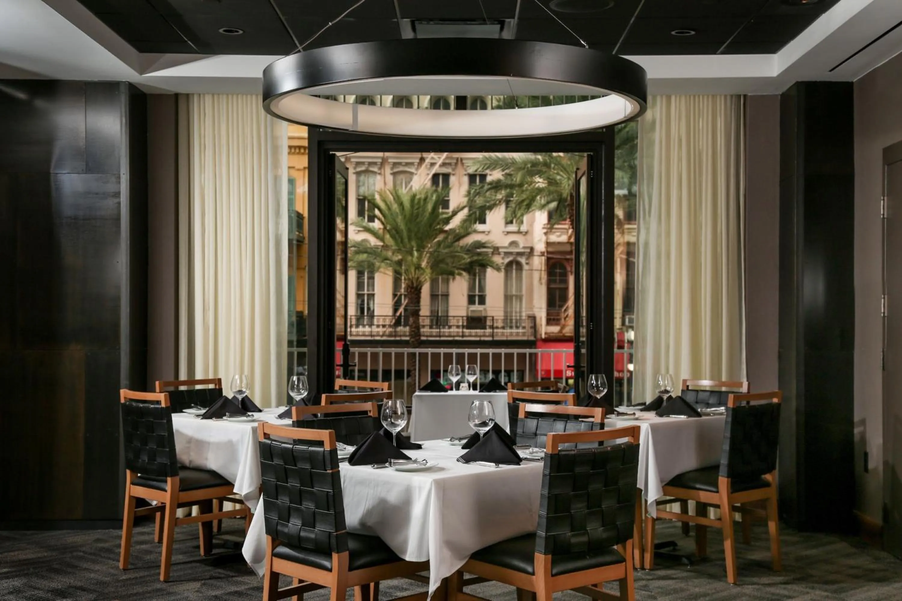 Restaurant/places to eat in JW Marriott New Orleans