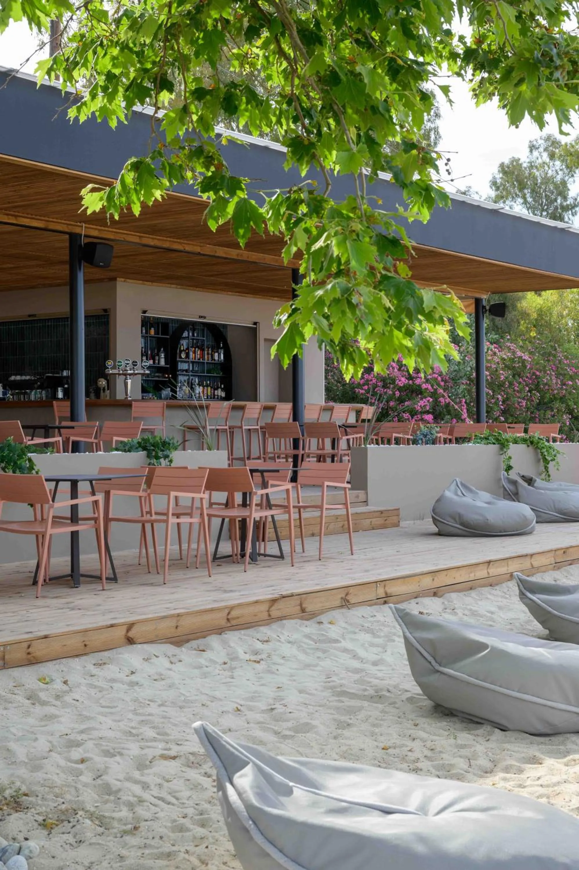 Restaurant/places to eat in Akrathos Beach Hotel