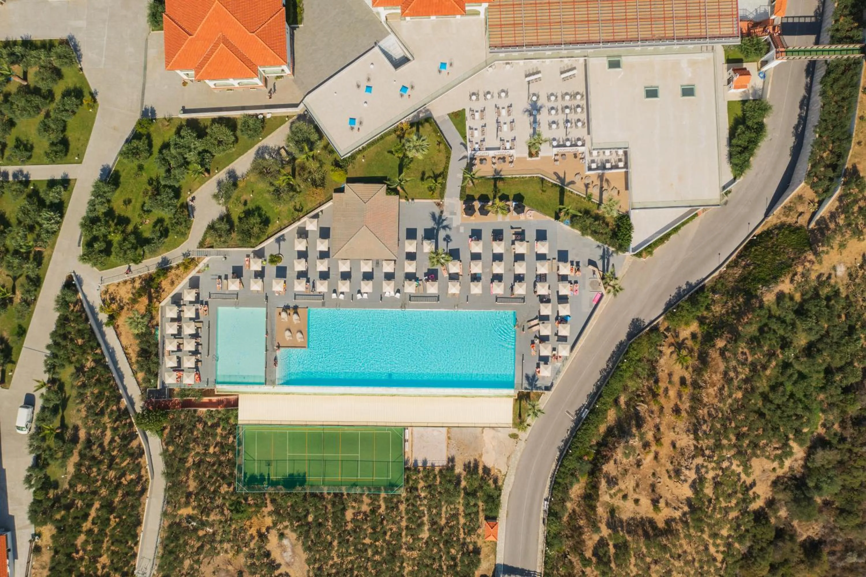 Swimming pool in Akrathos Beach Hotel