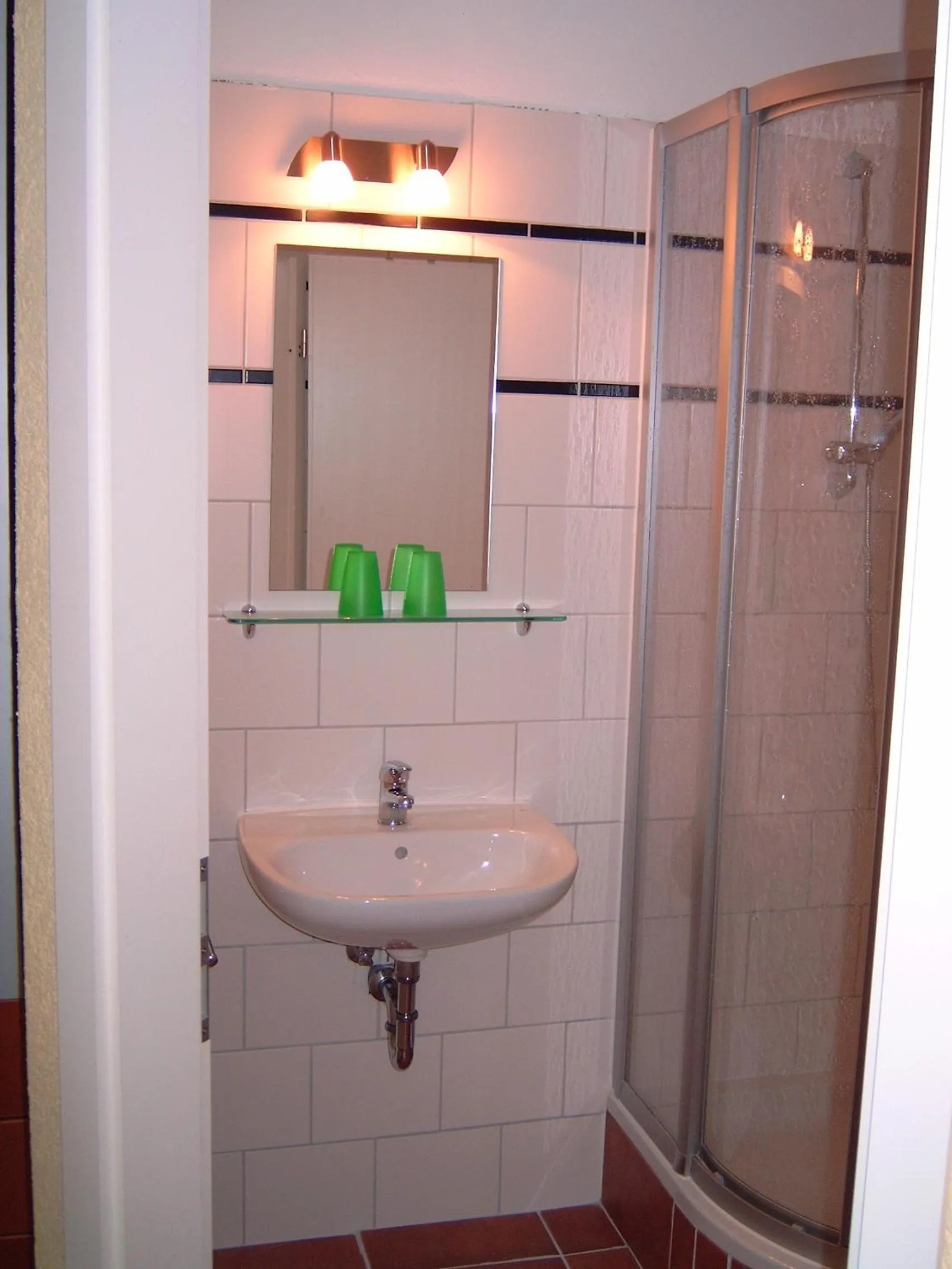 Shower in Gästehaus Lisakowski Pension am Brautwiesenpark