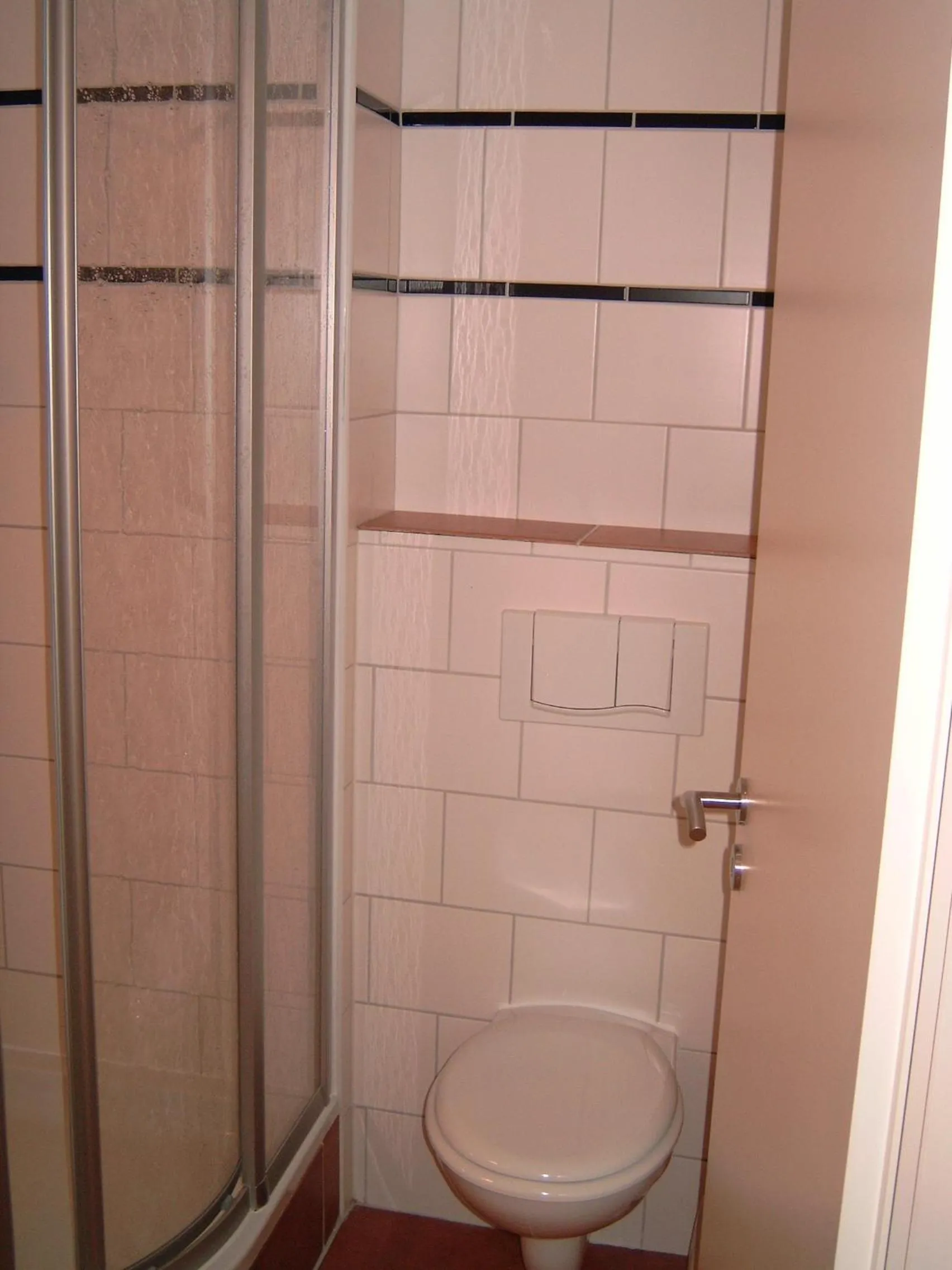 Shower in Gästehaus Lisakowski Pension am Brautwiesenpark