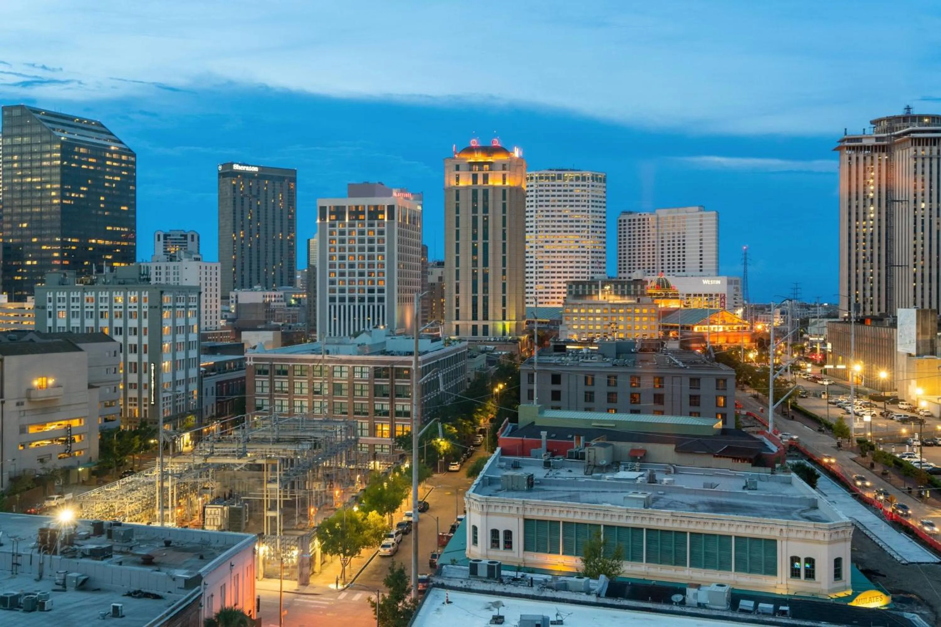 Photo of the whole room in New Orleans Marriott Warehouse Arts District
