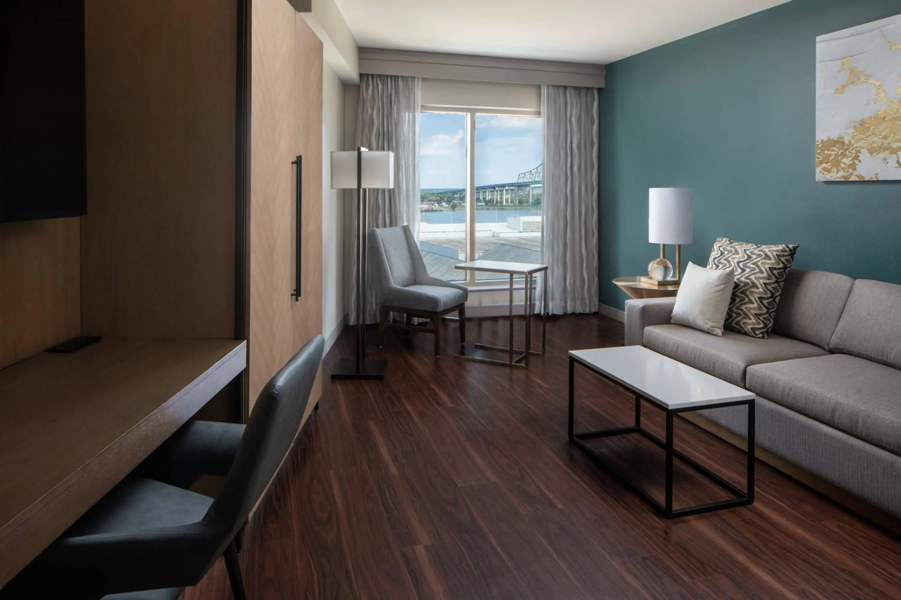 Photo of the whole room in New Orleans Marriott Warehouse Arts District