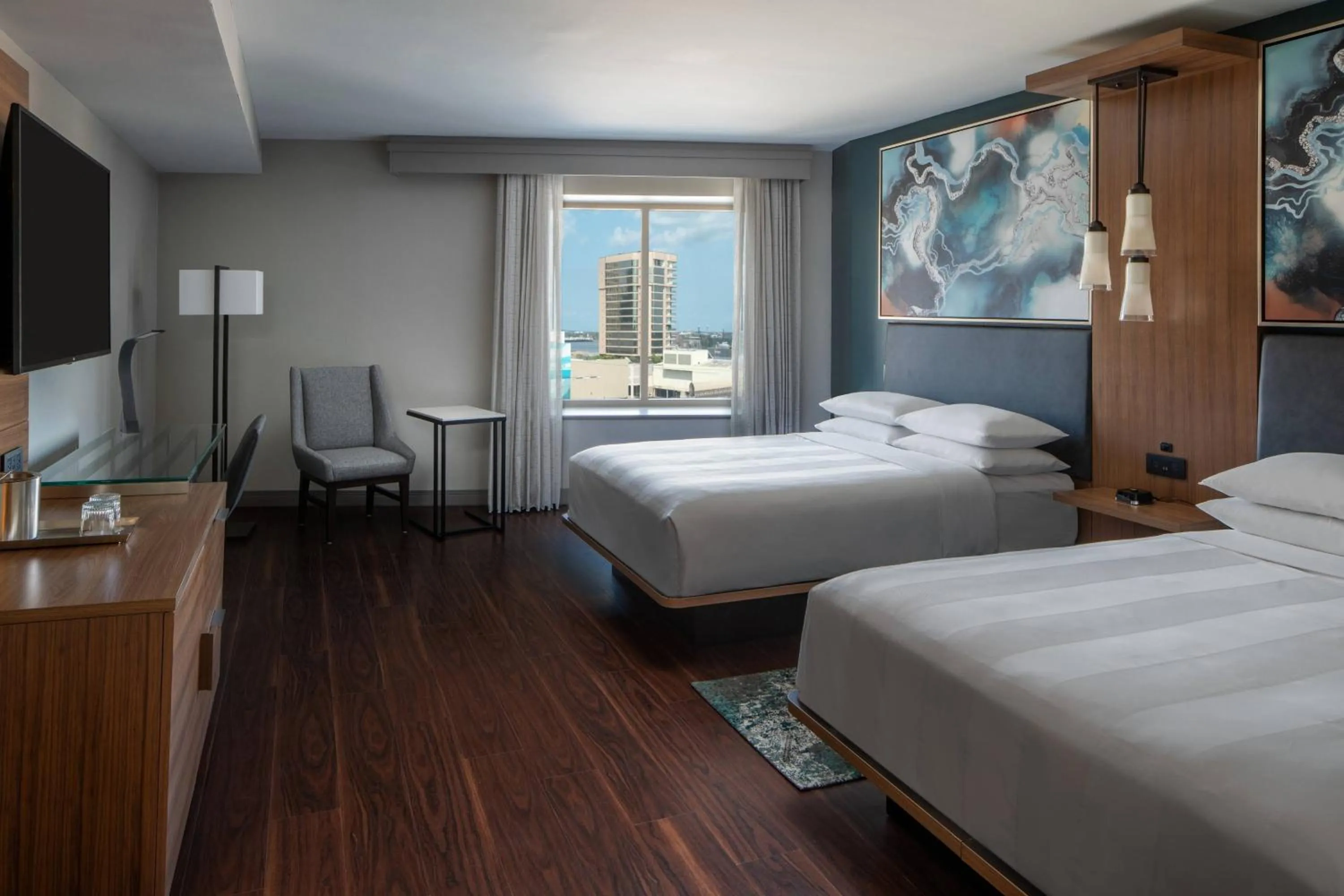 Photo of the whole room, Bed in New Orleans Marriott Warehouse Arts District