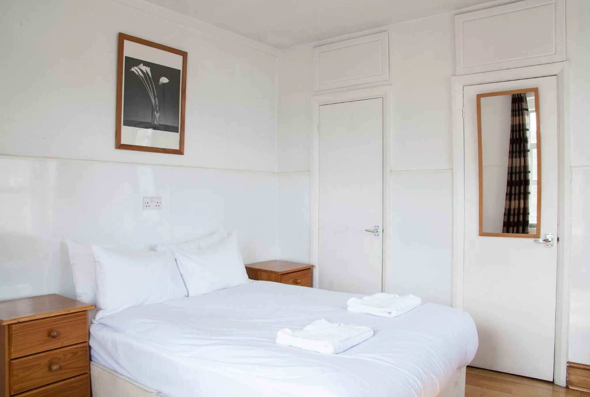 Bedroom, Bed in Caledonian Studio Flats