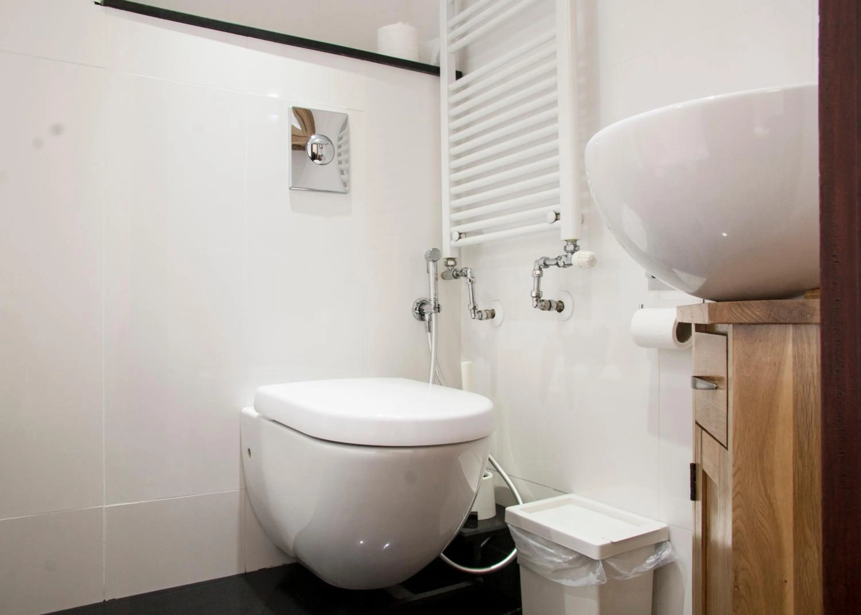 Toilet in Caledonian Studio Flats