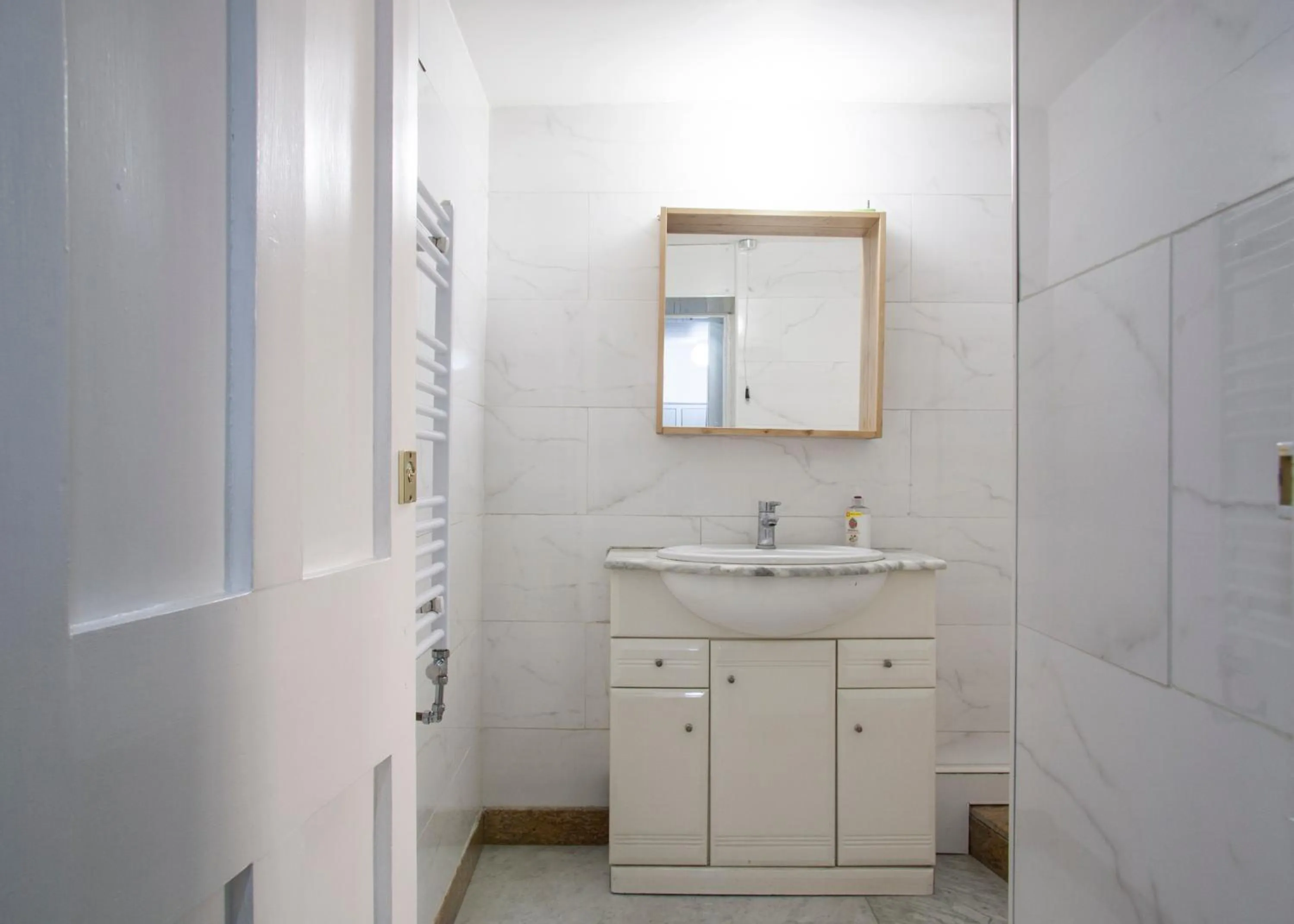 Bathroom in Caledonian Studio Flats