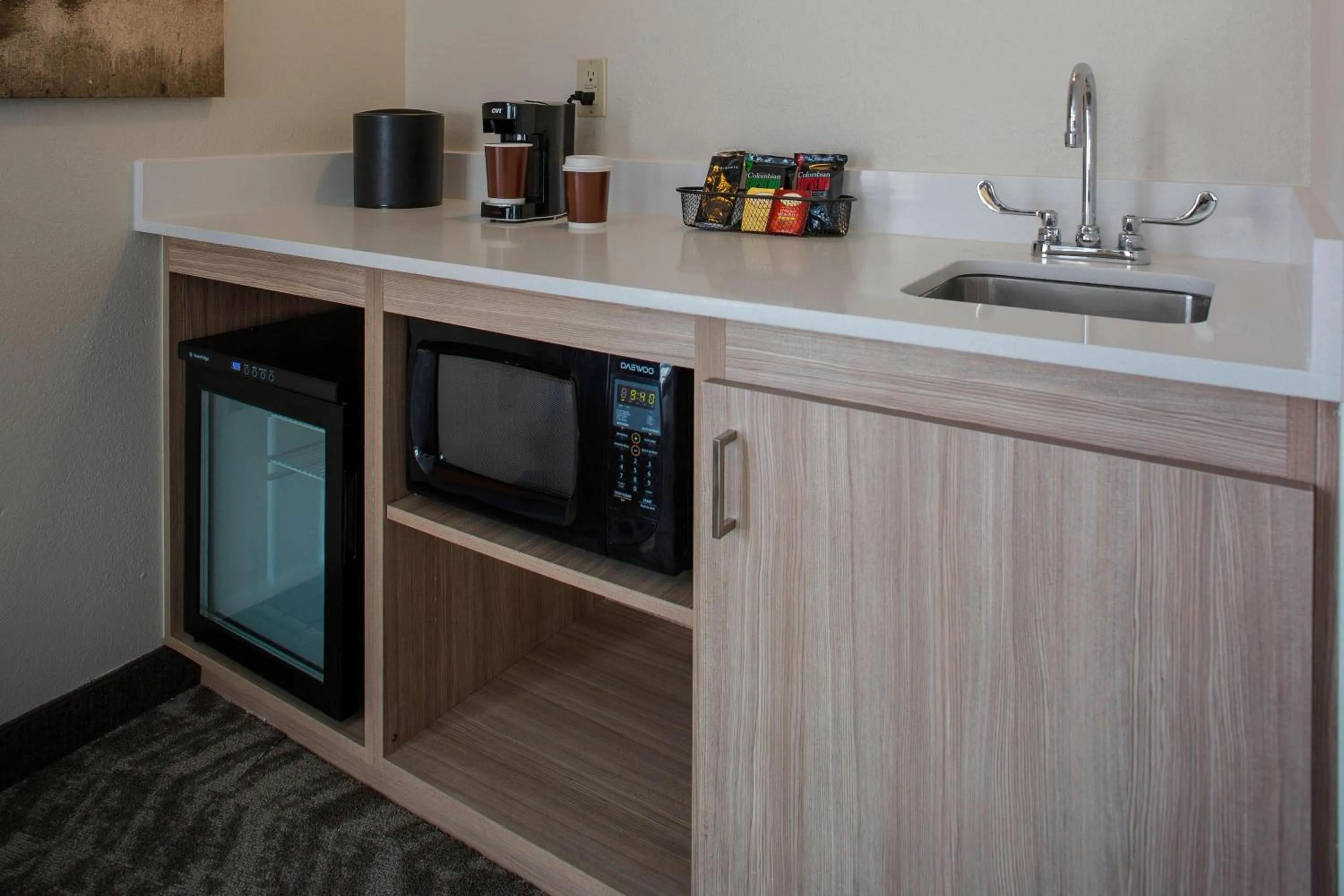 Lounge or bar in SpringHill Suites by Marriott New Orleans Warehouse Arts District