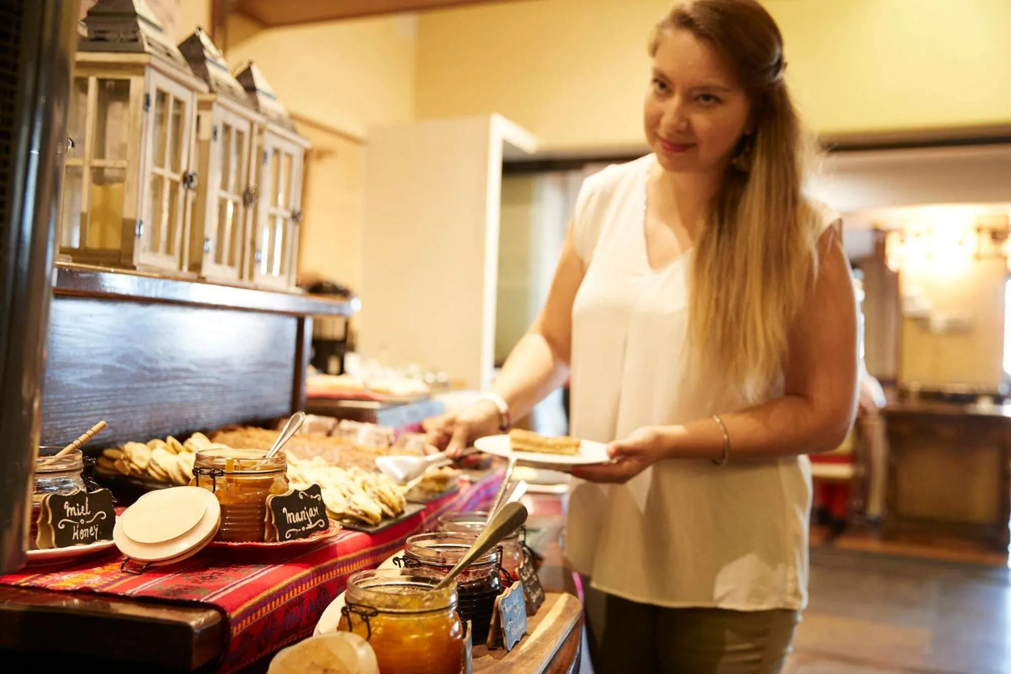 Breakfast in Almacruz Hotel y Centro de Convenciones (Ex Galerías)