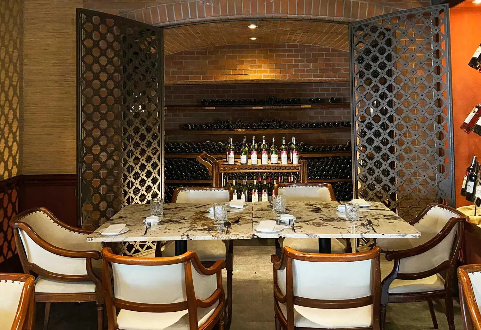 Restaurant/places to eat in Almacruz Hotel y Centro de Convenciones (Ex Galerías) Restaurant/places to eat in Almacruz Hotel y Centro de Convenciones (Ex Galerías)