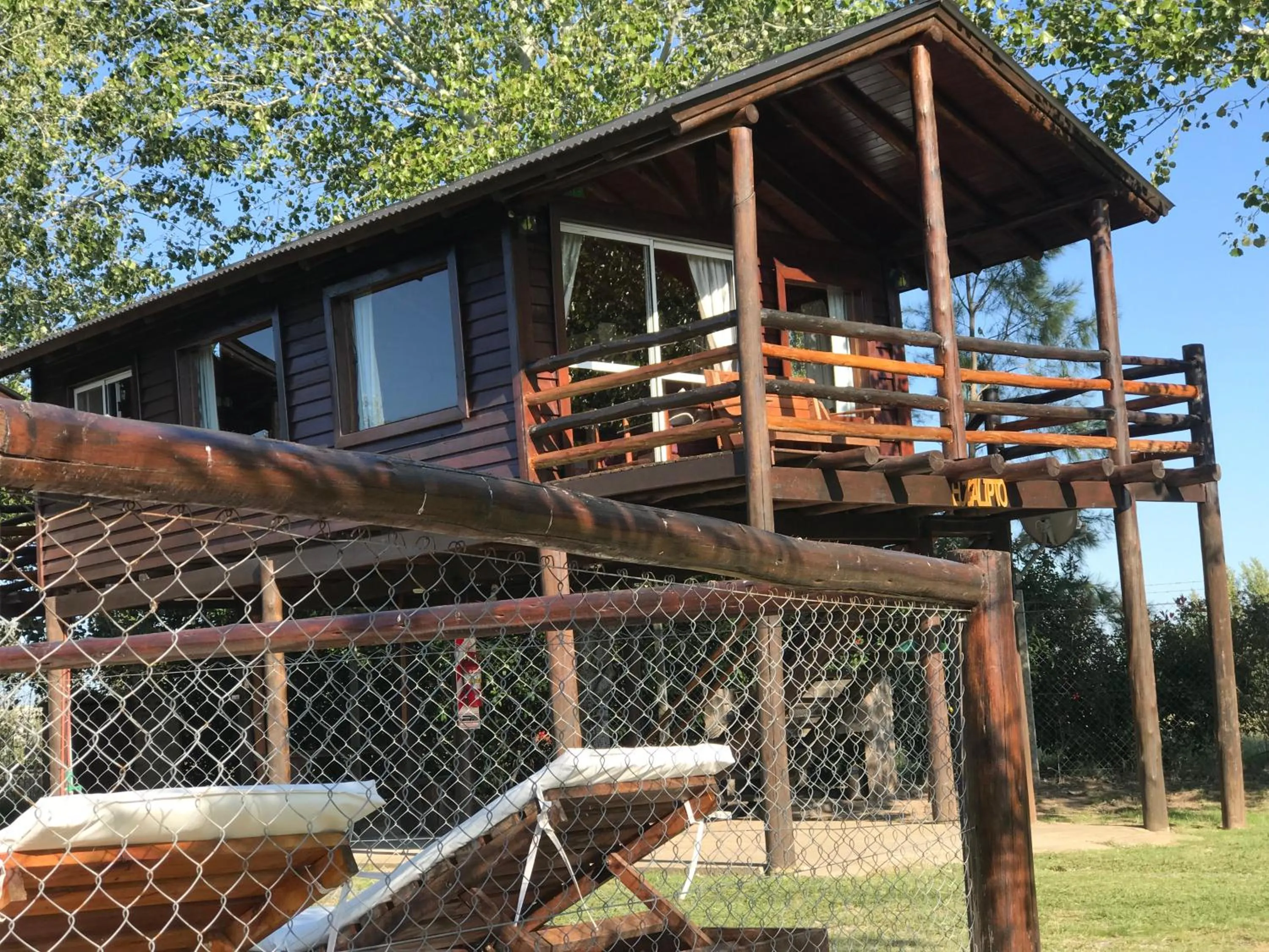 Cabanas Los Troncos