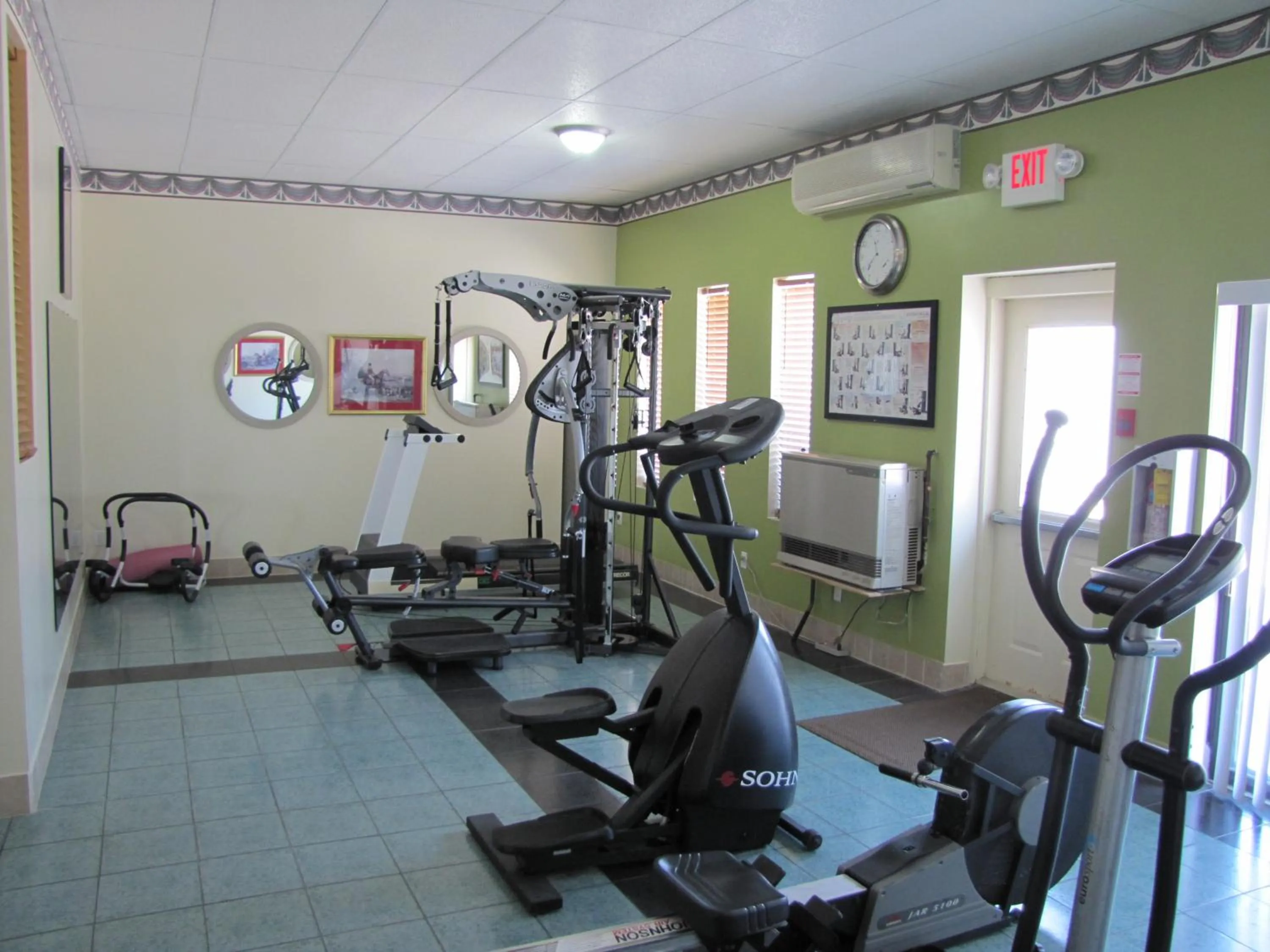 Fitness centre/facilities in Valley Inn Motel