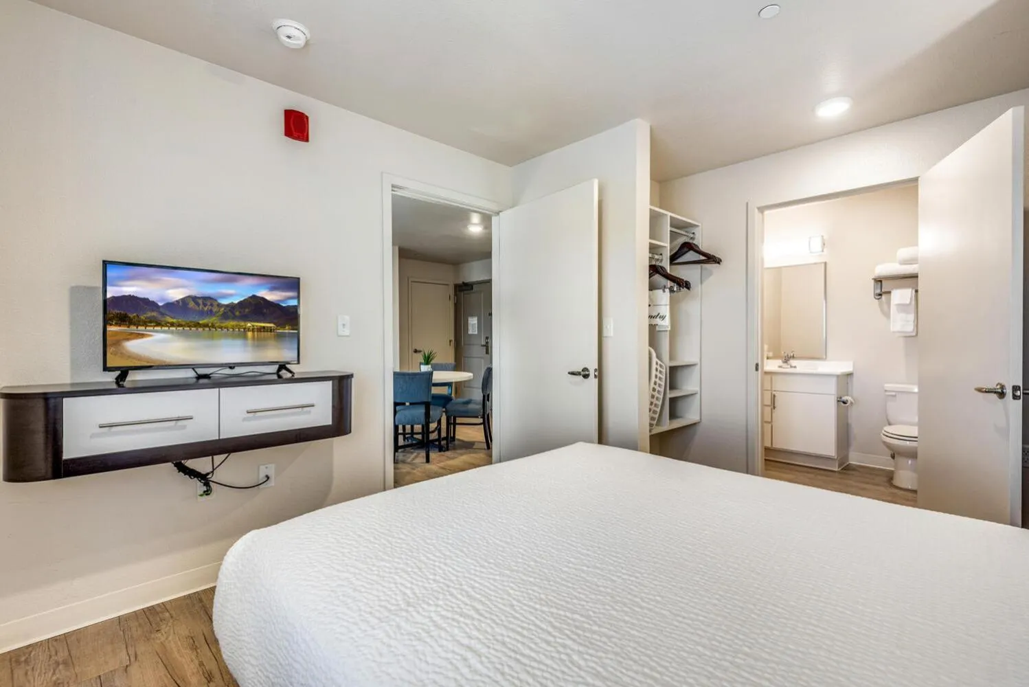 Bedroom, Bed in WaterWalk Denver Tech Center