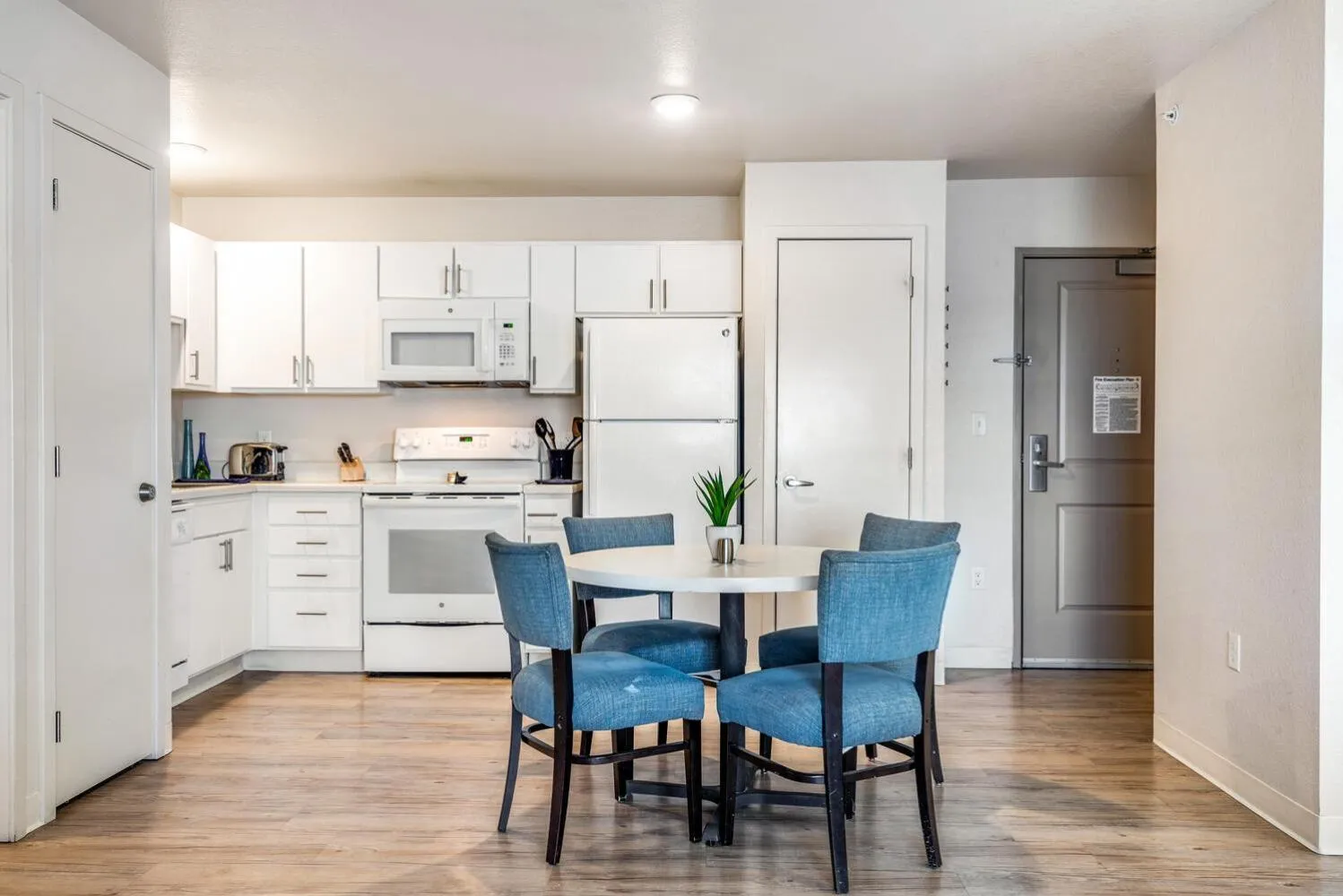 Dining area in WaterWalk Denver Tech Center