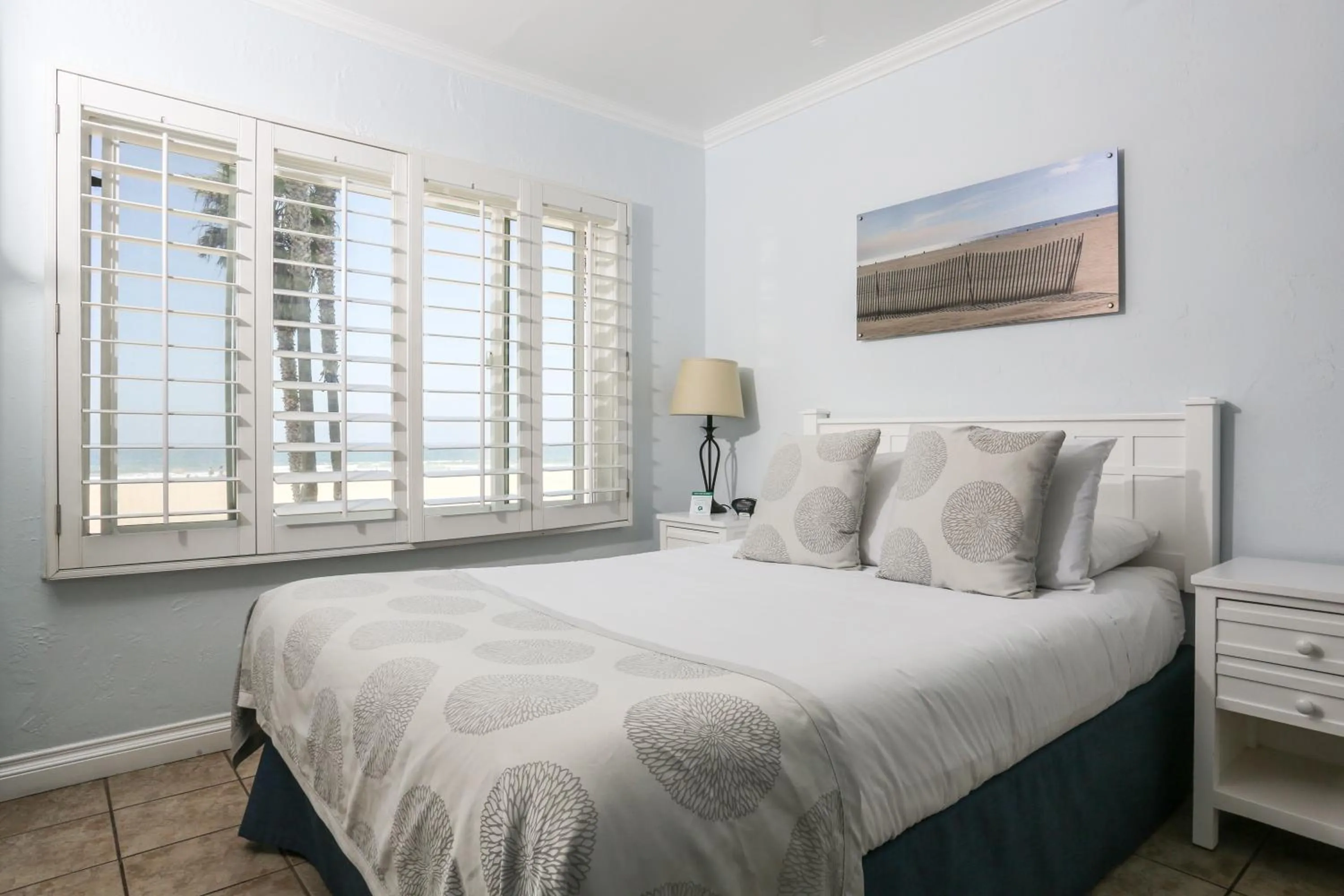 Bedroom, Bed in Venice on the Beach Hotel