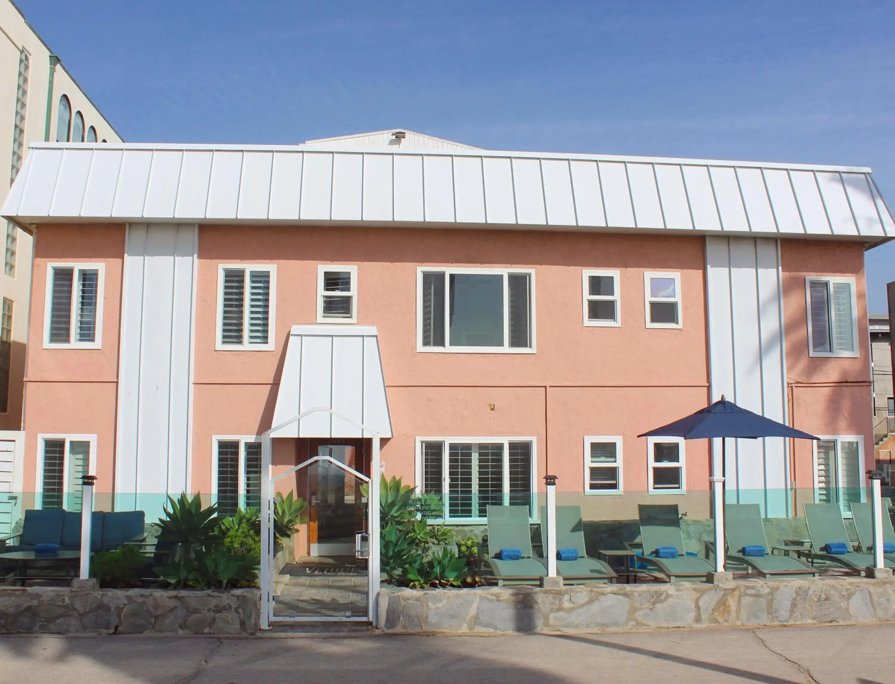 Property building in Venice on the Beach Hotel Property building in Venice on the Beach Hotel