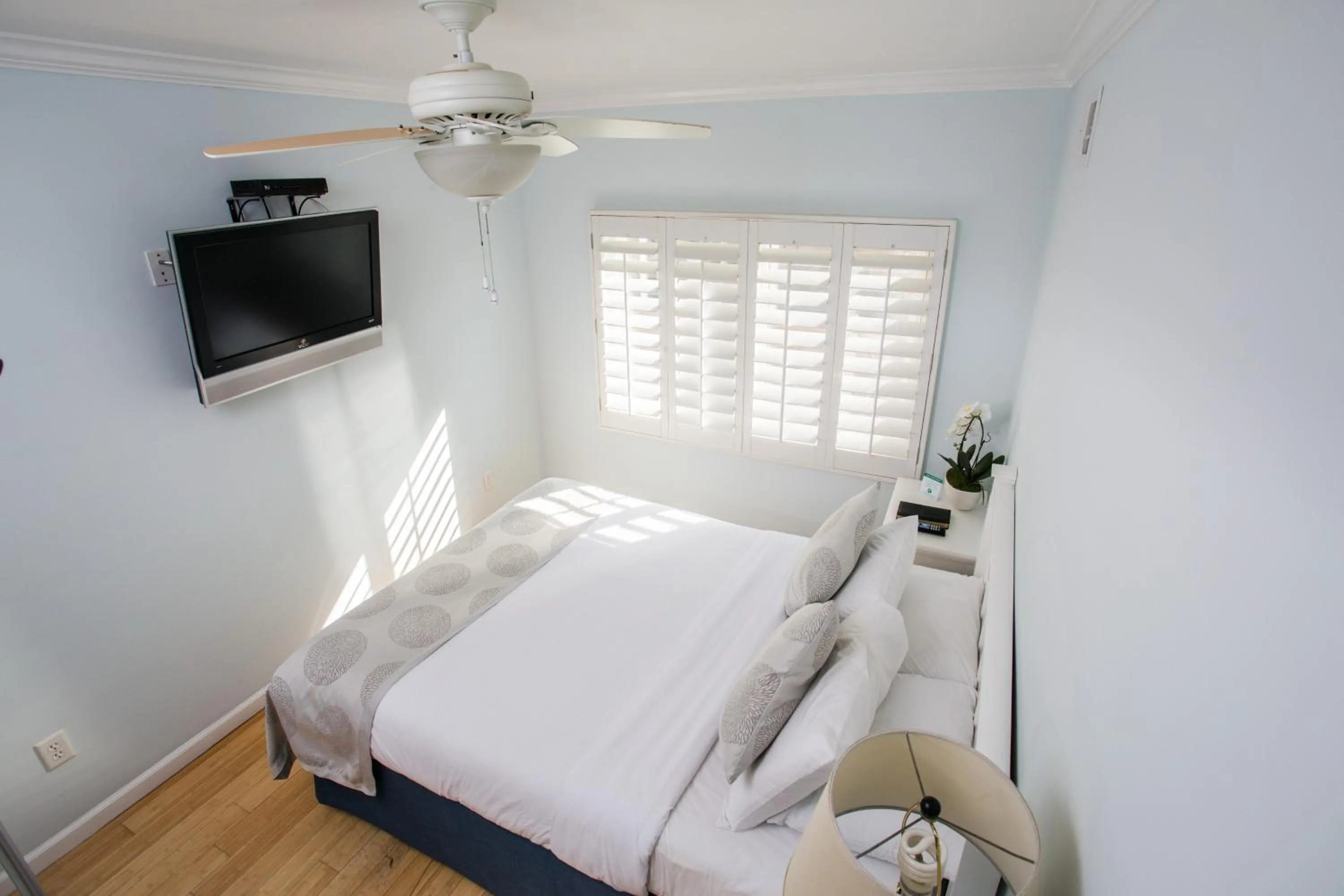 Bed in Venice on the Beach Hotel