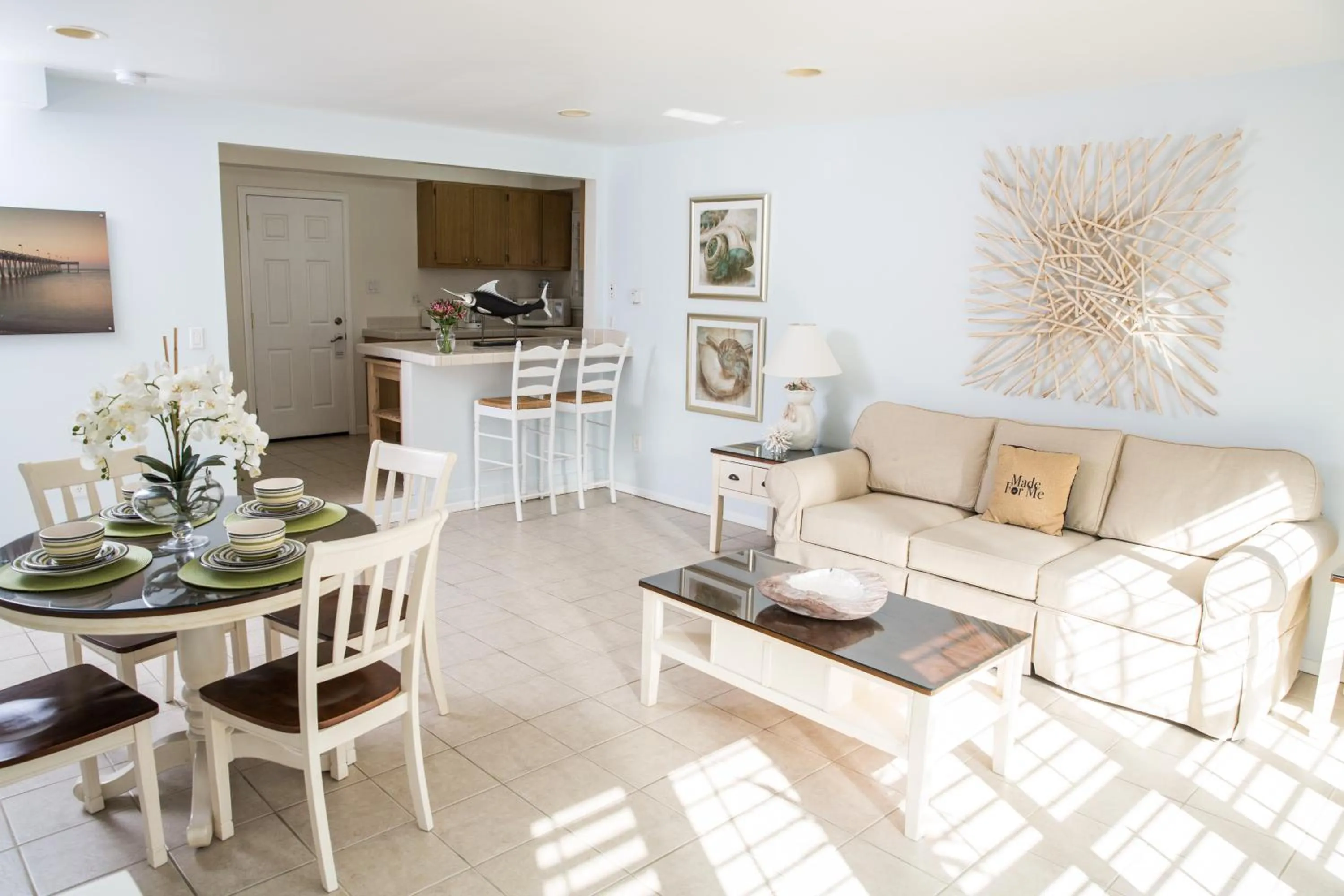 Kitchen or kitchenette in Venice on the Beach Hotel