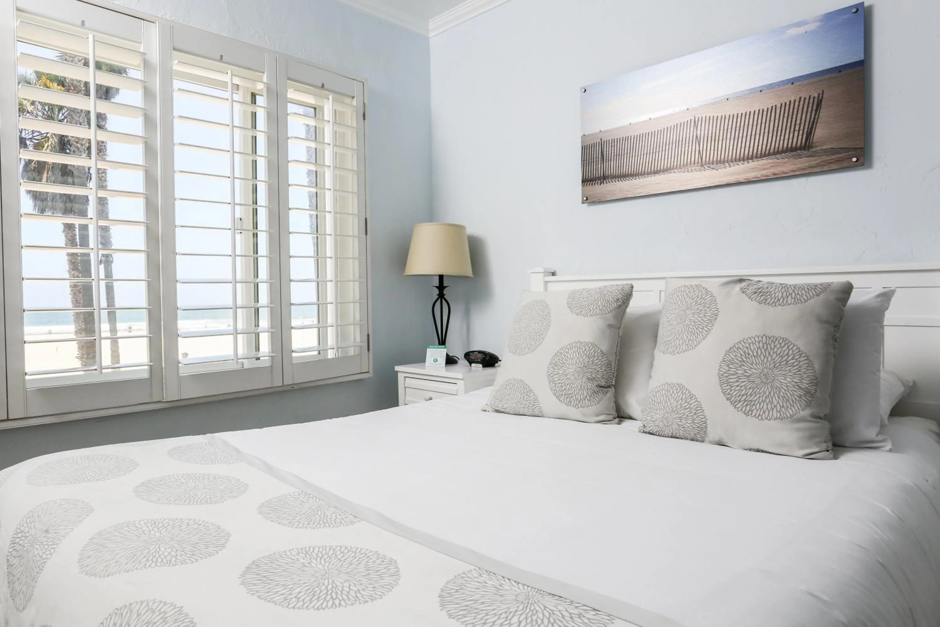 Bedroom, Bed in Venice on the Beach Hotel