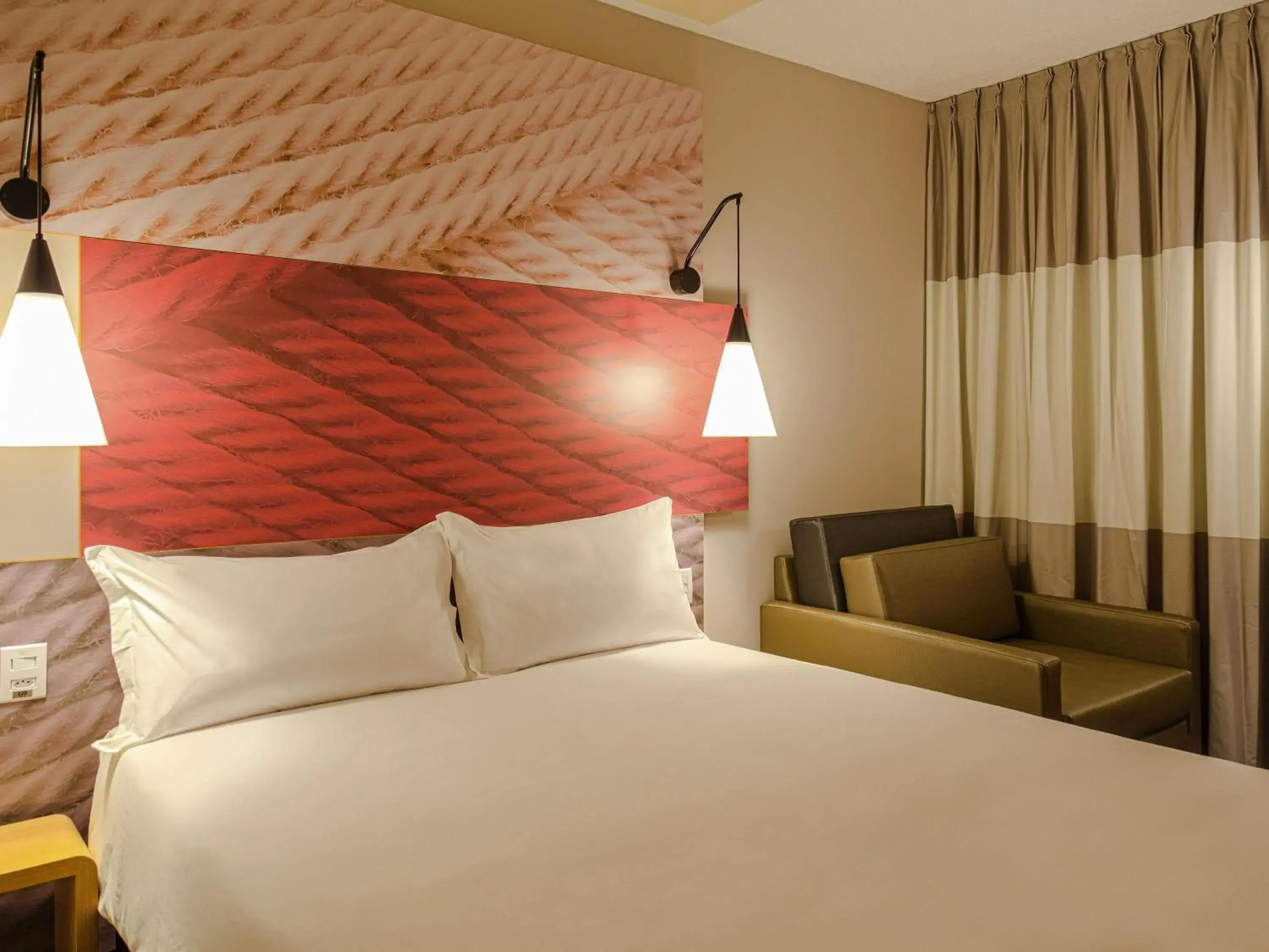 Bedroom, Bed in ibis Igrejinha Bedroom, Bed in ibis Igrejinha