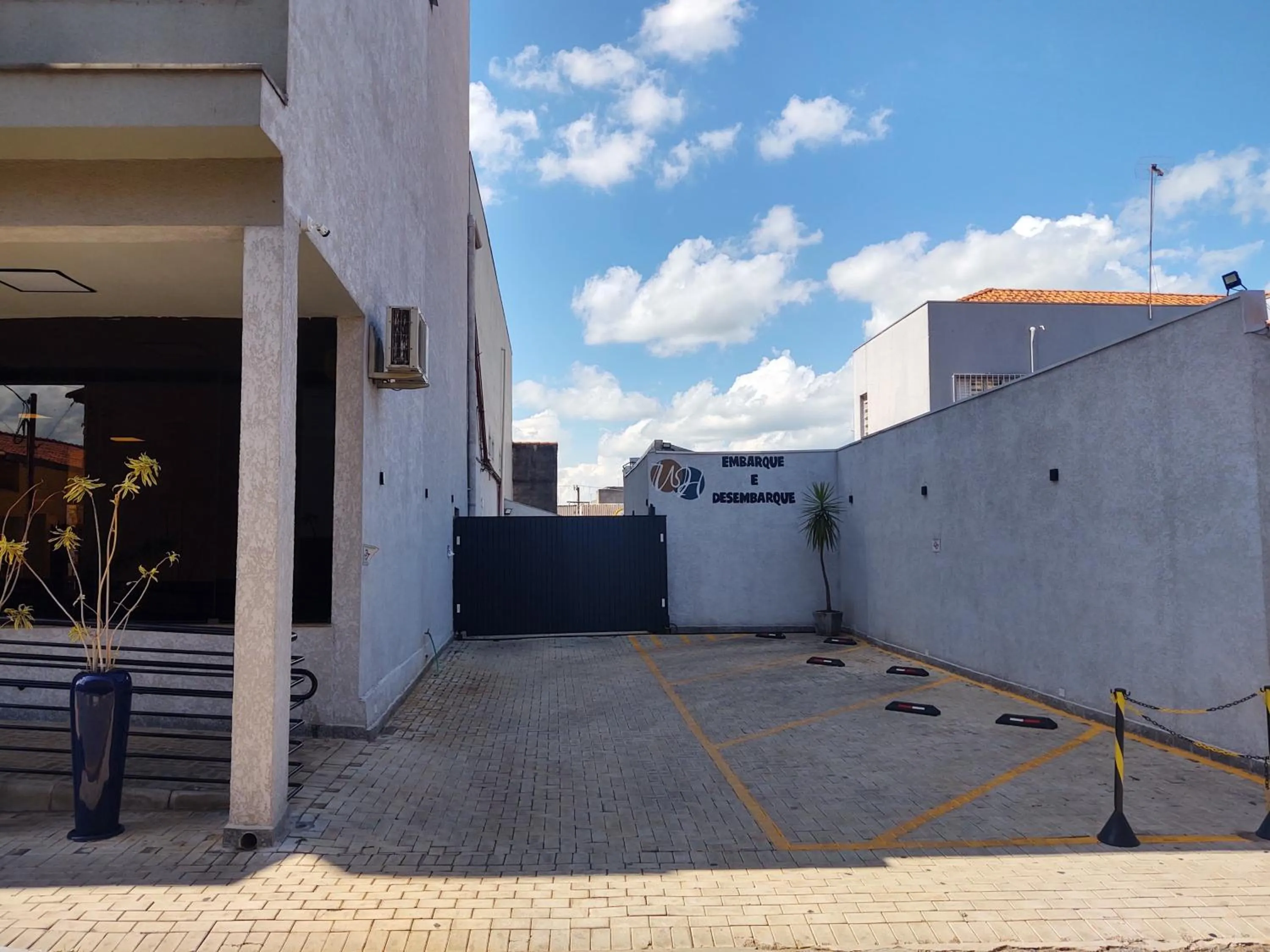 Property building in Hotel Universitario