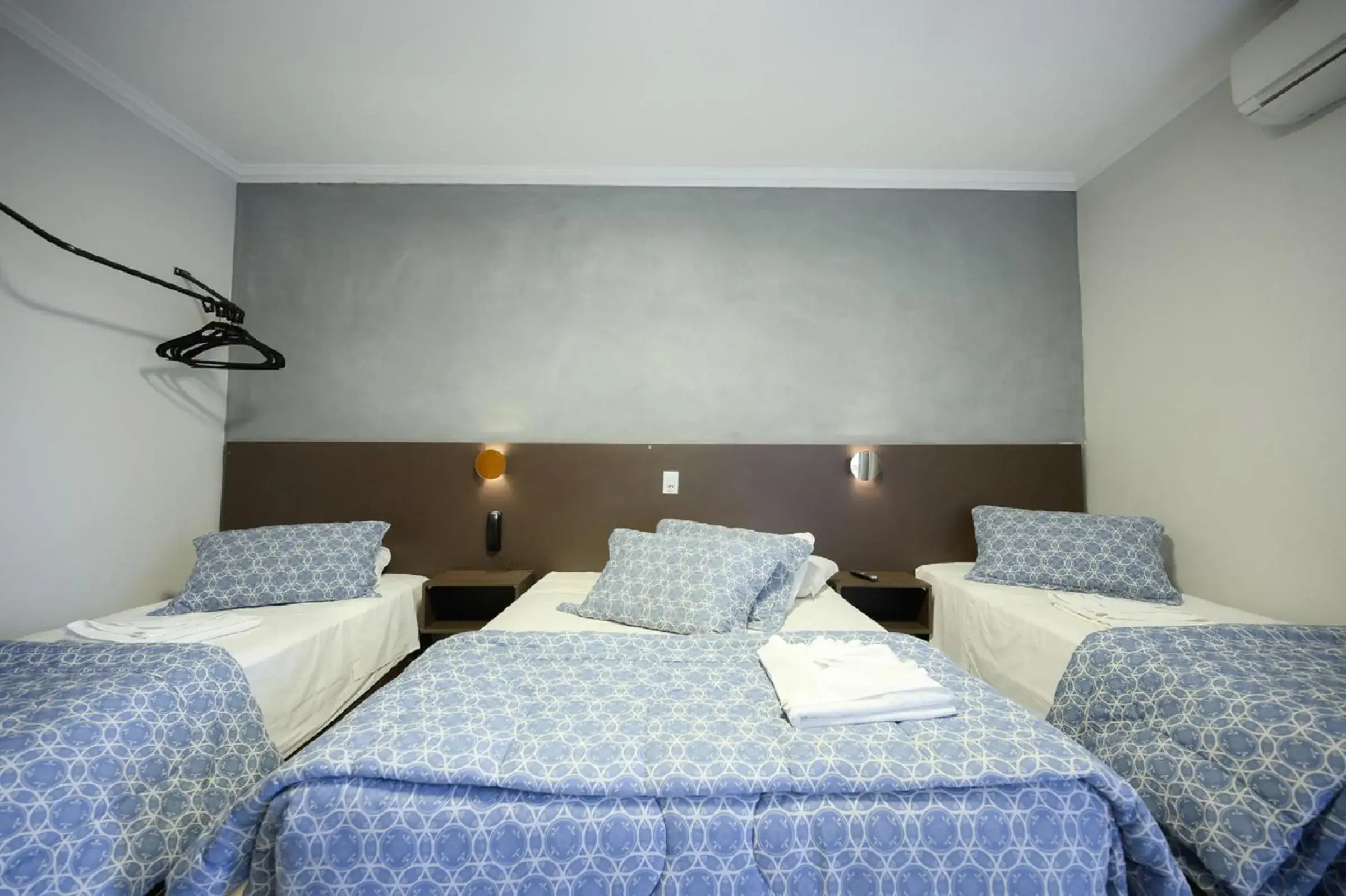 Bed in Hotel Universitario Bed in Hotel Universitario