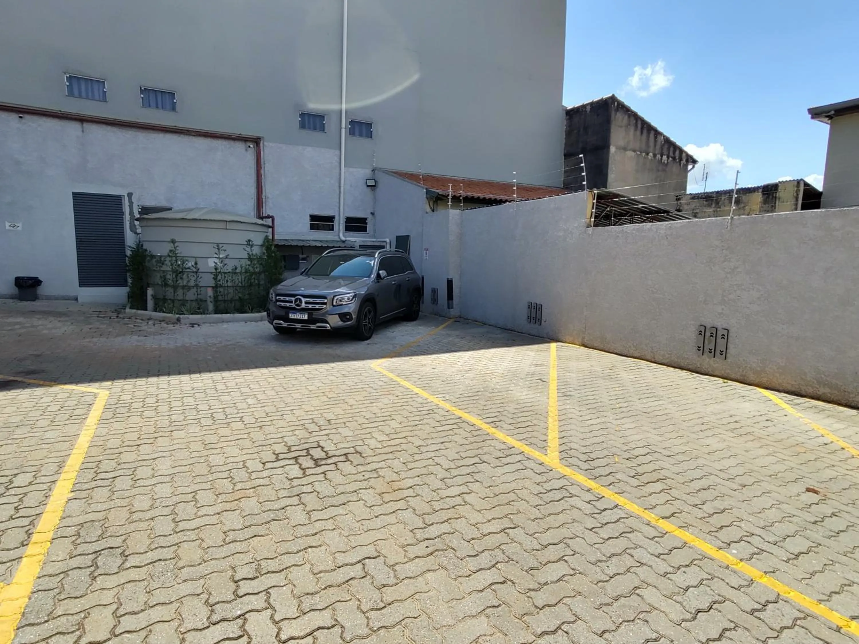 Parking in Hotel Universitario
