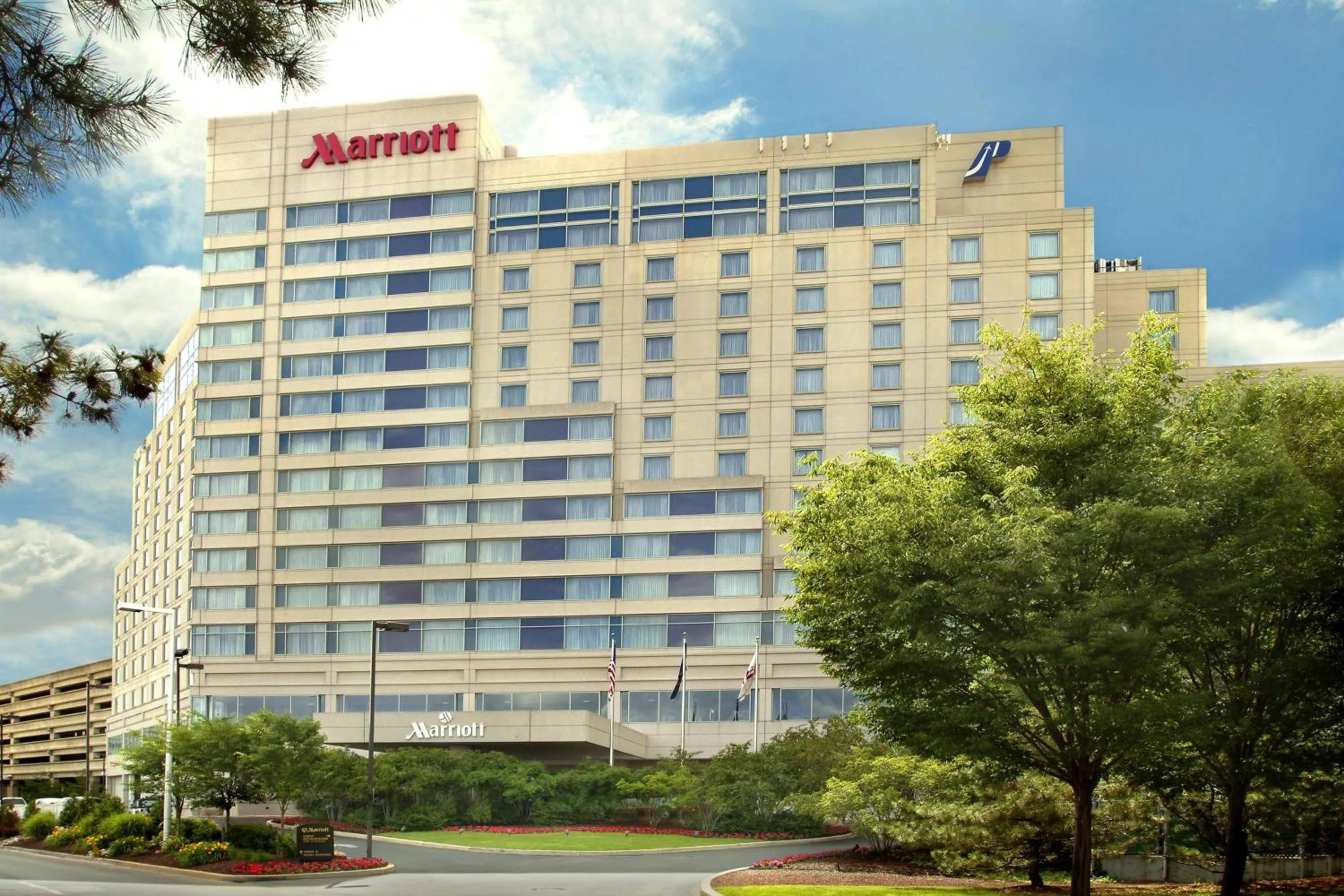 Property building in Philadelphia Airport Marriott